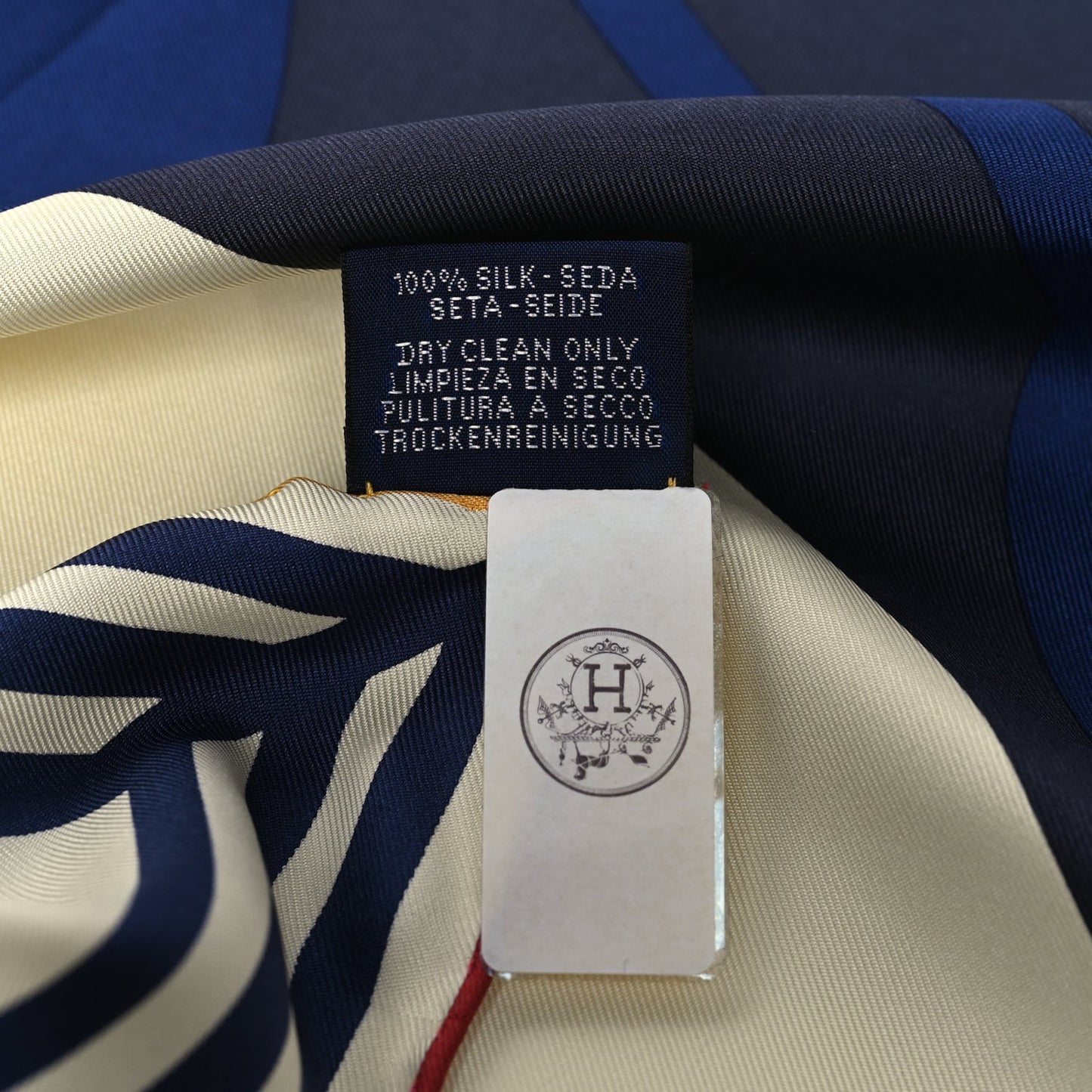 Silk 18-3-7 Scarf 90 Creme Marine Rose Vif