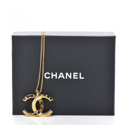 Chanel Metal CC Paris Button Necklace Gold 6 of 6