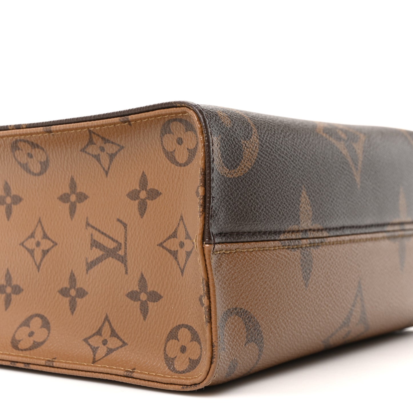 Reverse Monogram Giant Onthego PM