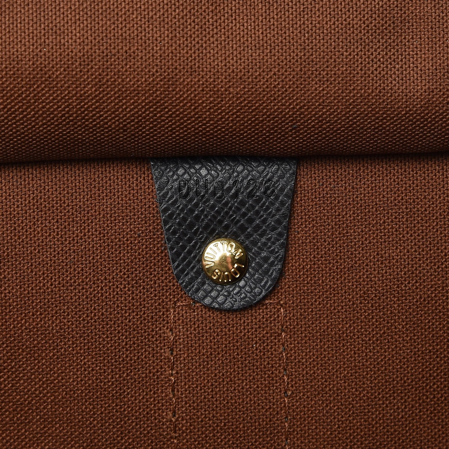 Louis Vuitton Monogram Taiga Outdoor Keepall Bandouliere 55 8 of 8