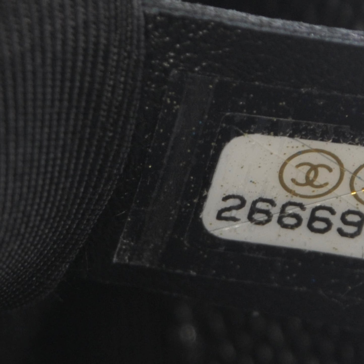 Caviar Quilted Medium Boy Flap Black