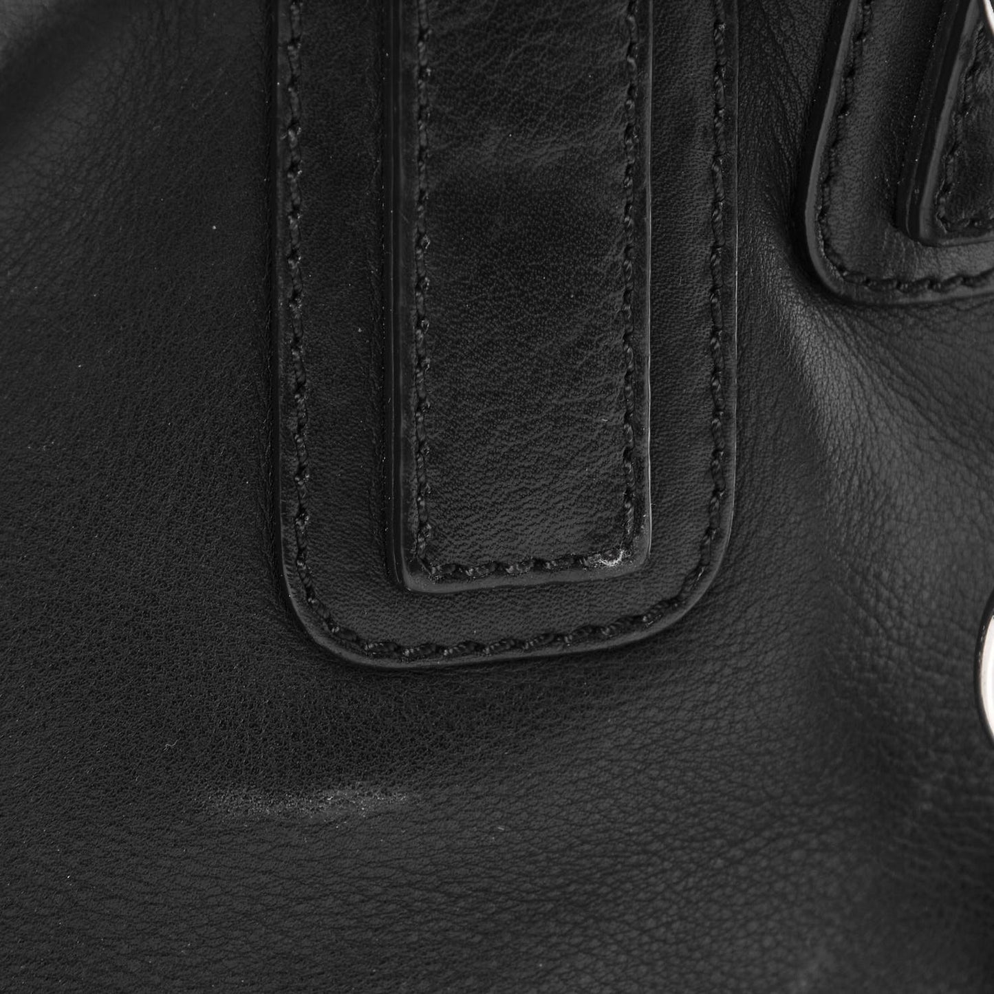 Pebbled Calfskin Medium Bolt Stud Pandora Black