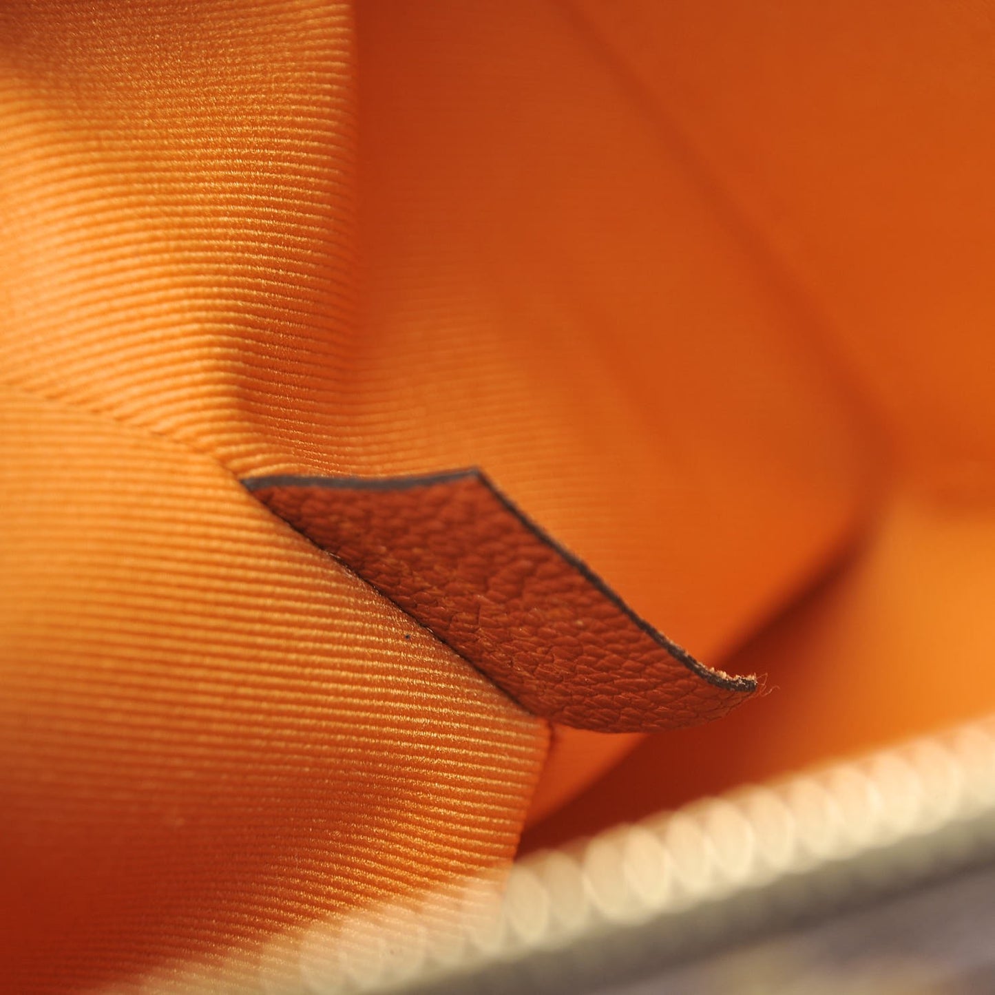 Monogram Manhattan NM Caramel