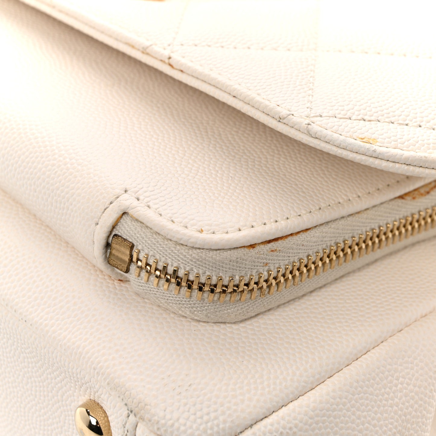 Caviar Quilted Medium Business Affinity Flap White