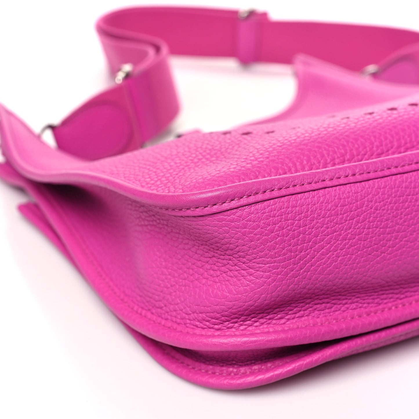 Taurillon Clemence Evelyne III PM Magnolia