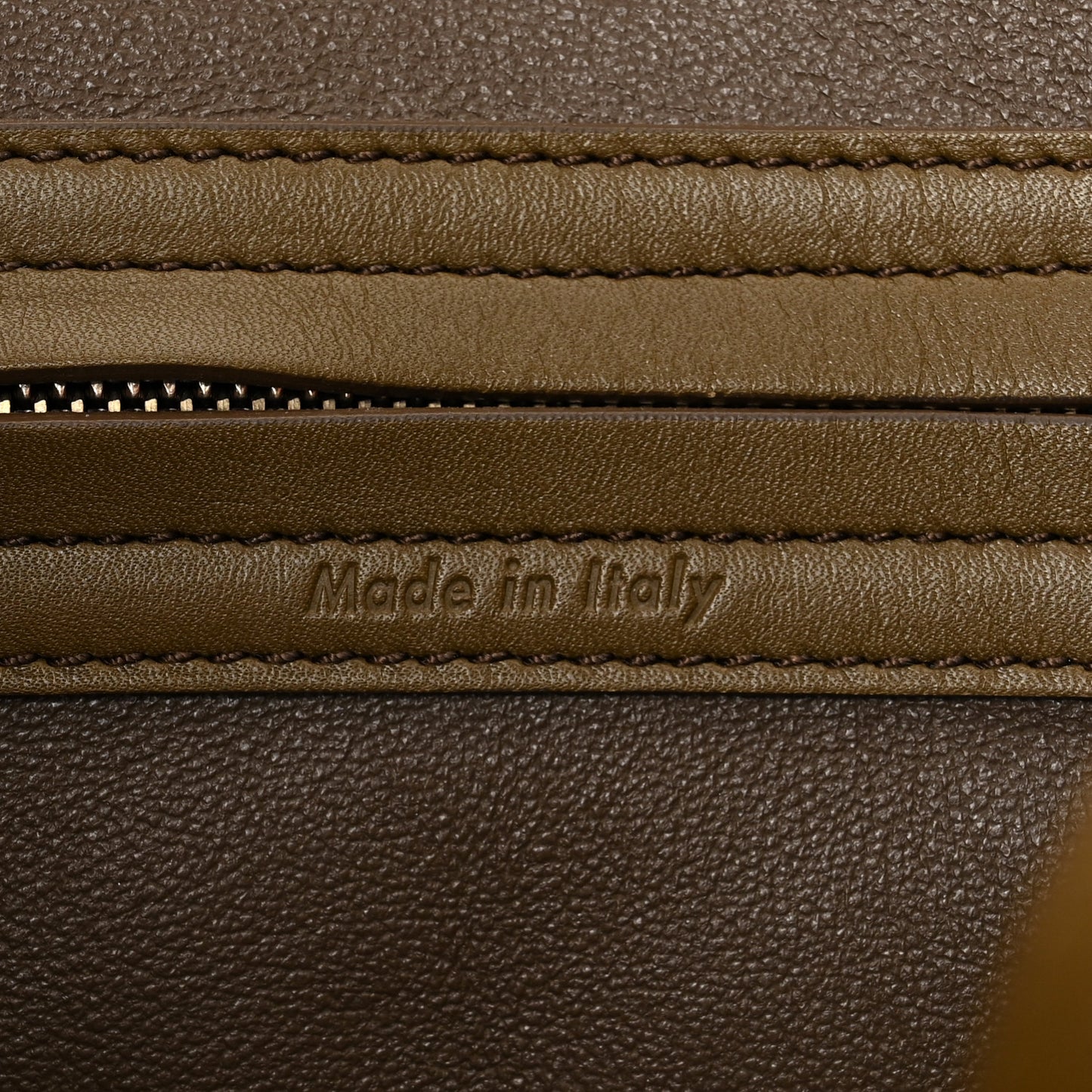 Suede Medium Phantom Luggage Olive