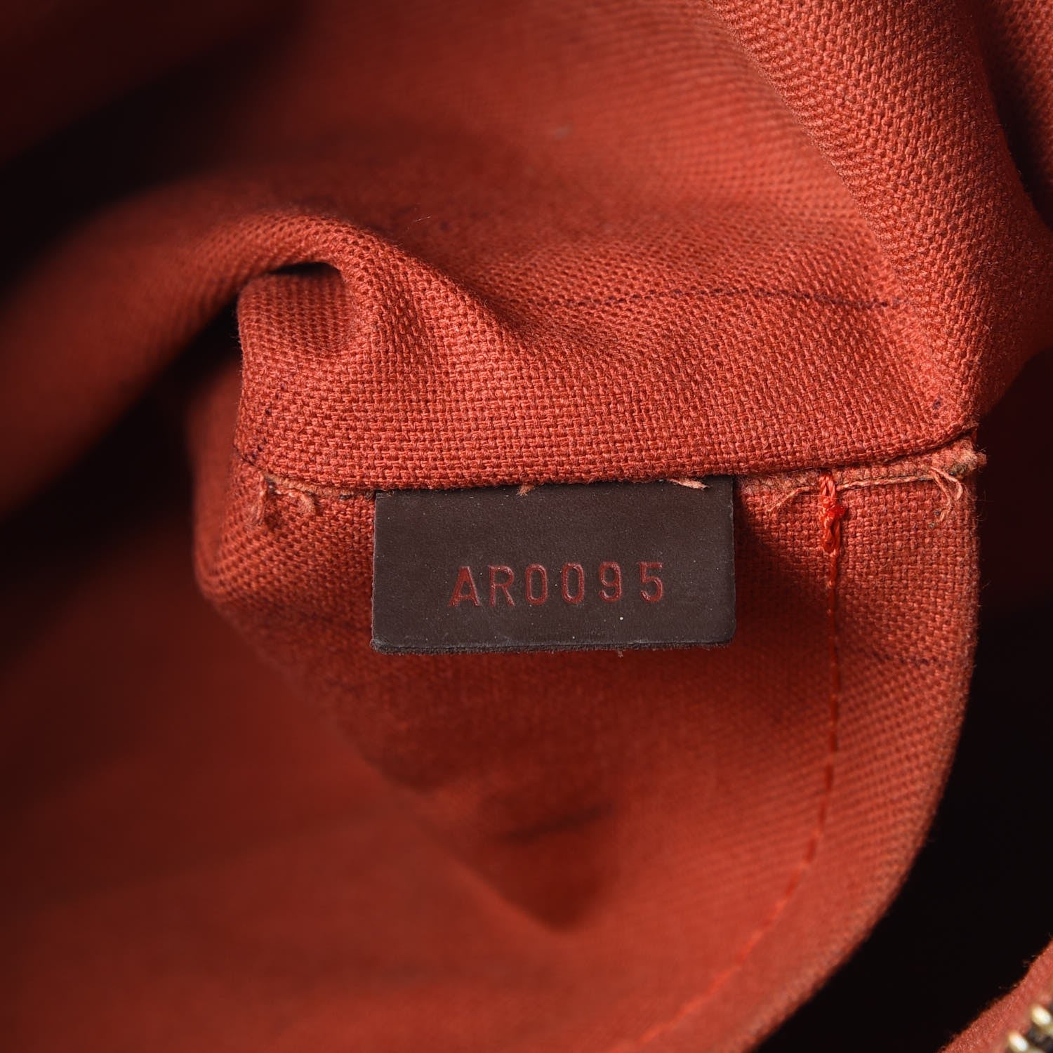 Louis Vuitton Damier Ebene Illovo MM 7 of 20