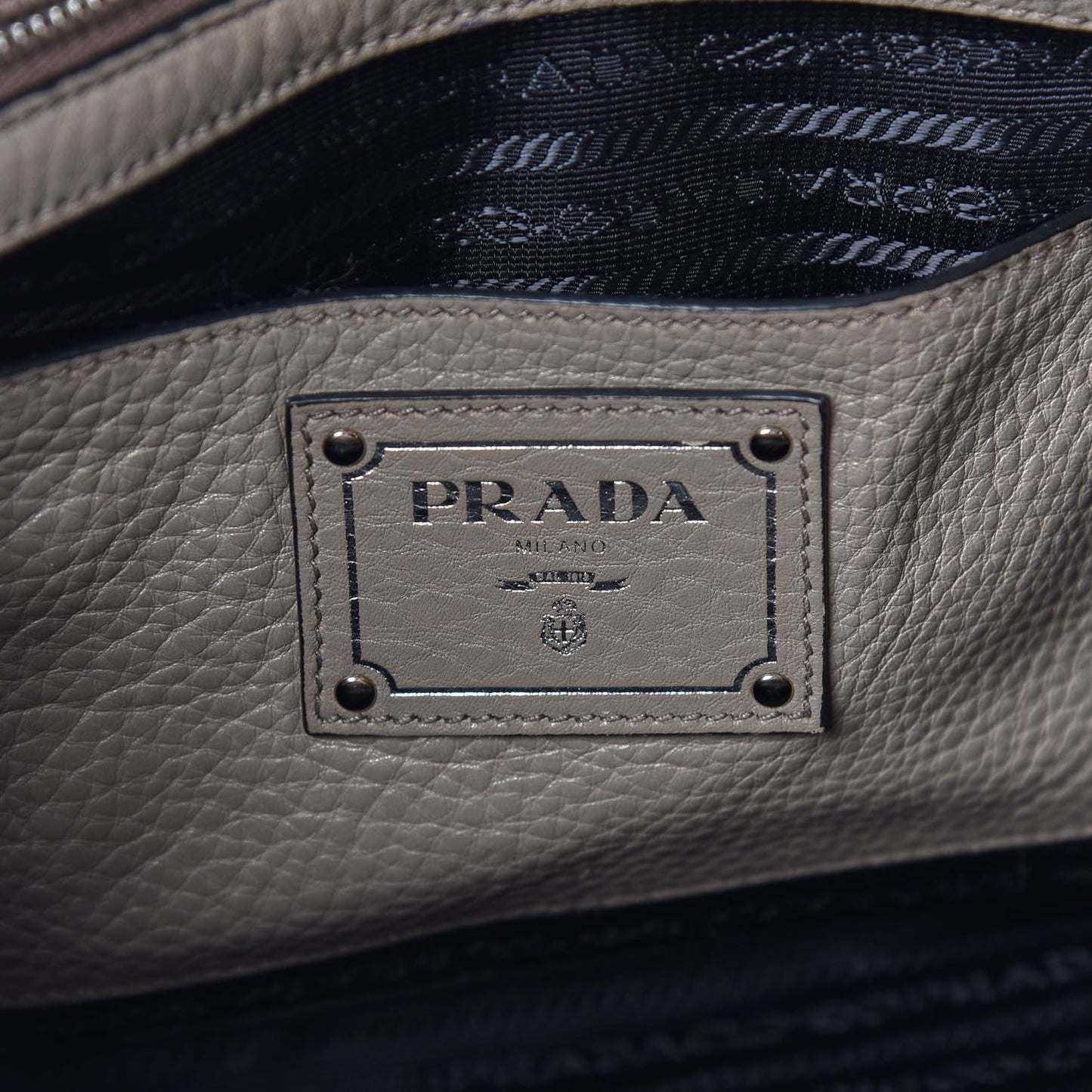 Vitello Daino Shopping Tote Argilla