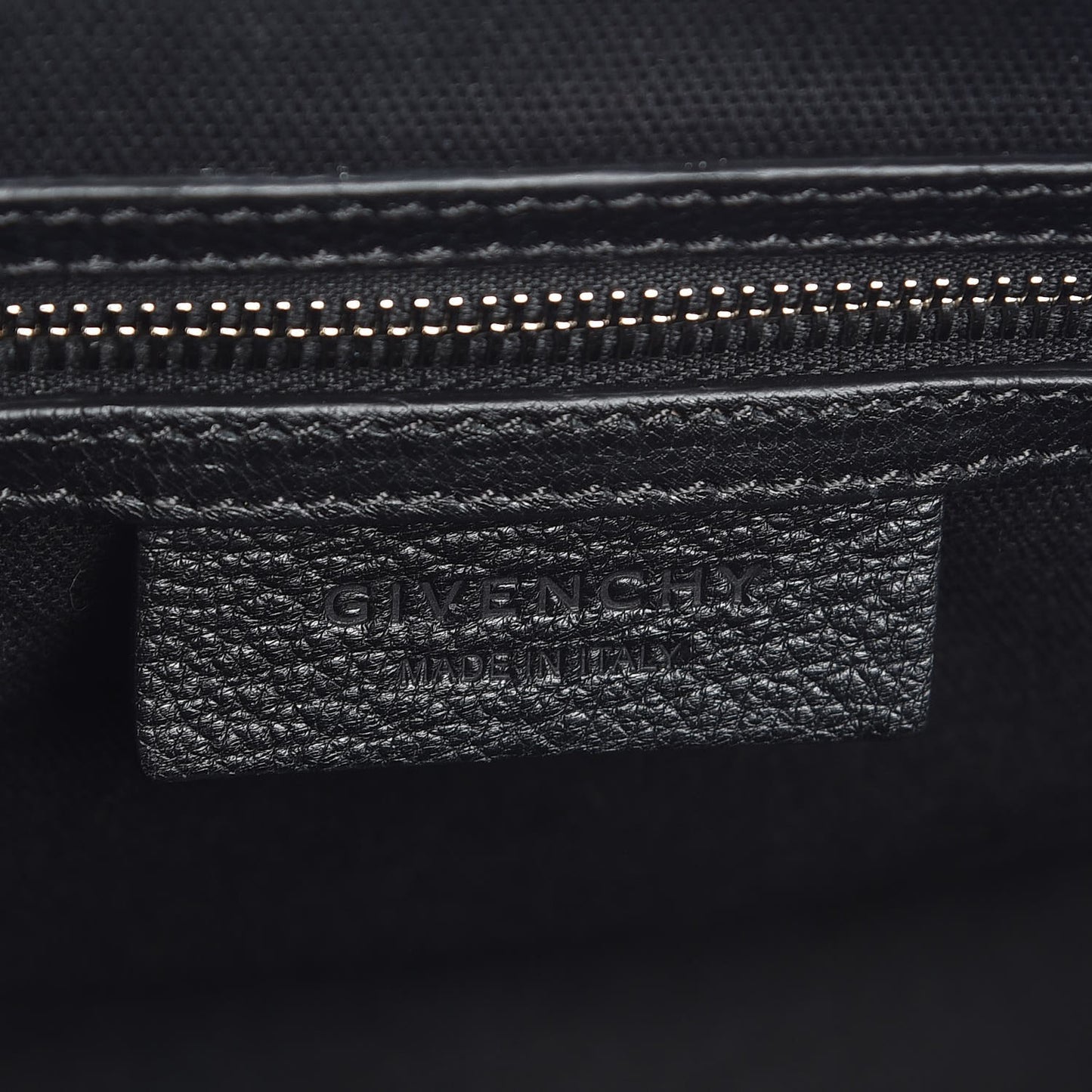 Sugar Goatskin Medium Antigona Black