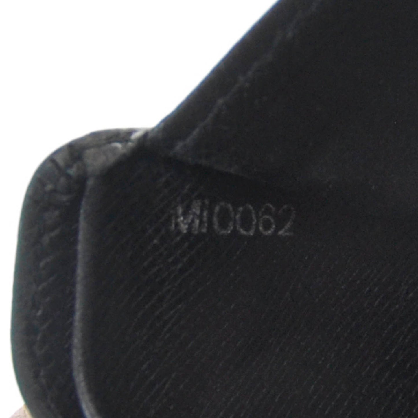 Taiga Mens Billfold Wallet 6 Credit Card Slots