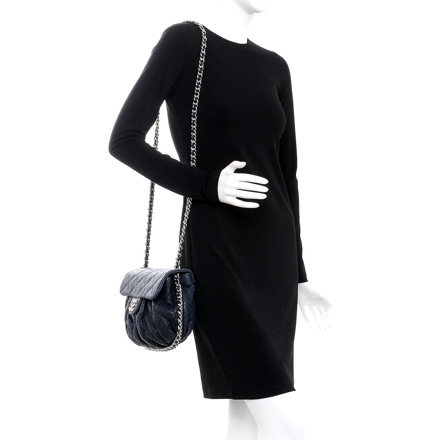 Washed Lambskin Quilted Medium Chain Around Messenger Blue