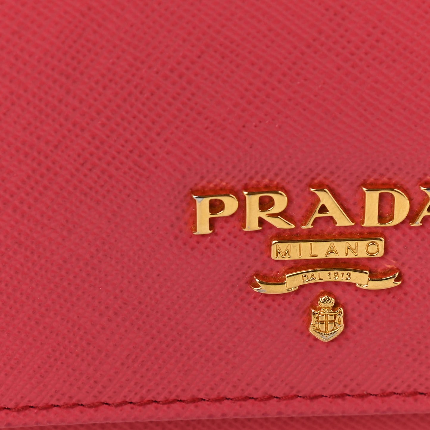 Saffiano Metal Oro Chain Wallet Peonia