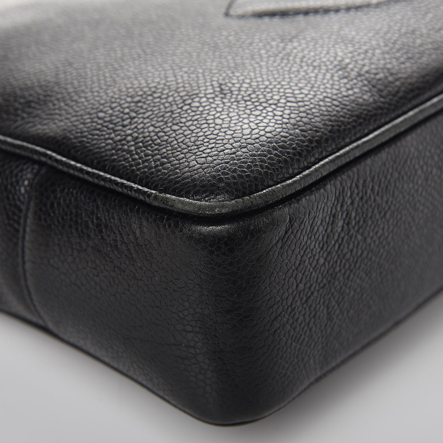 Caviar CC Shoulder Bag Black