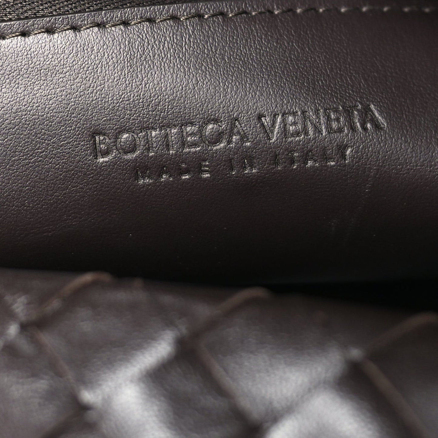 Calfskin Intrecciato Large Hop  Fondant