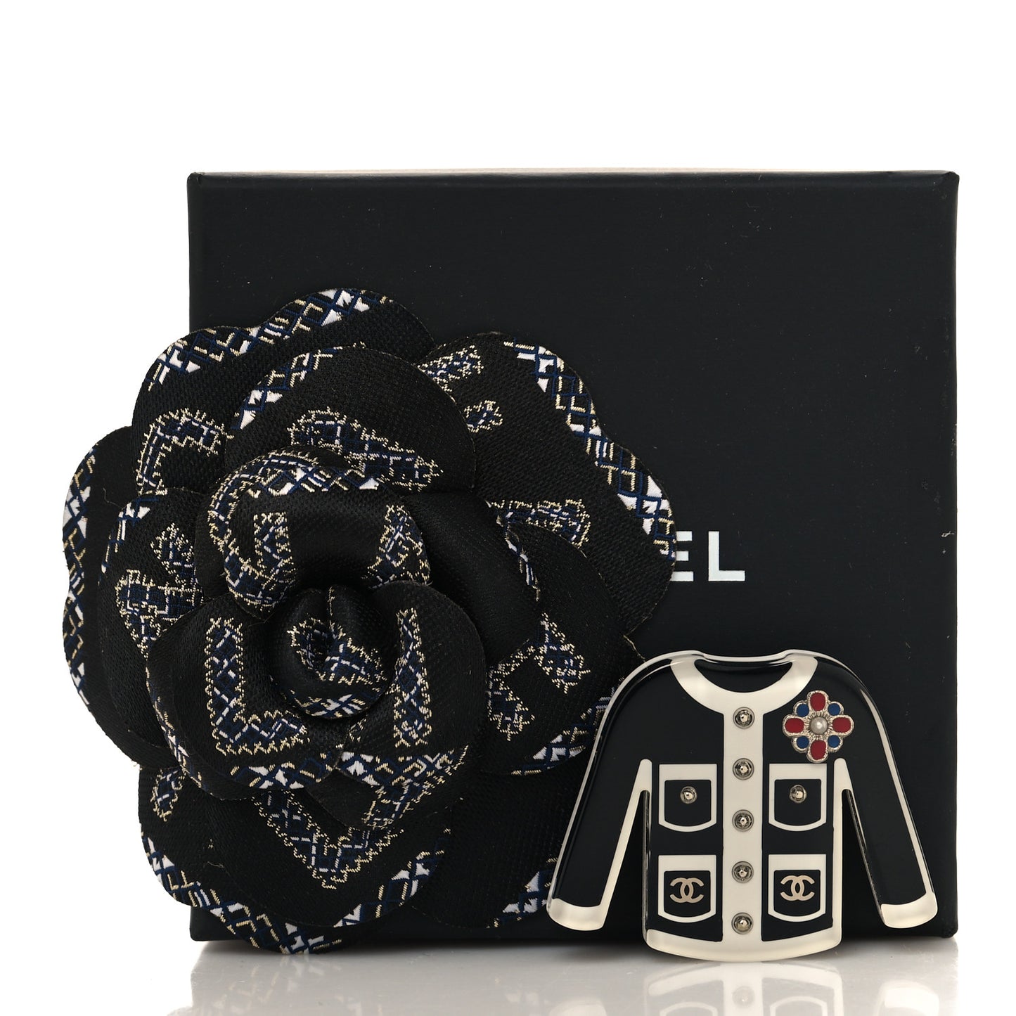 Resin Pearl Tweed Cardigan CC Brooch Black White