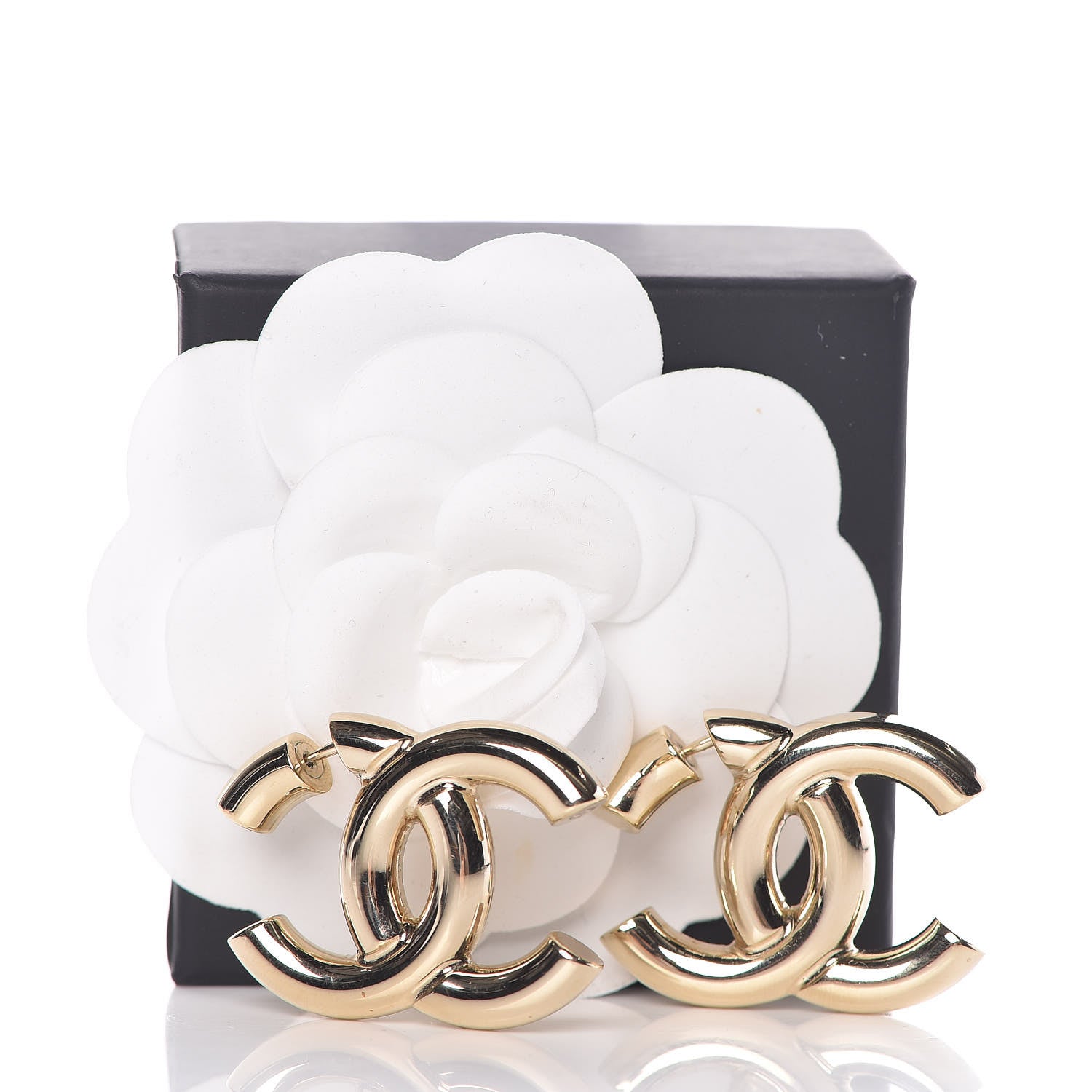 Chanel Metal Large CC Earrings Light Gold 10 of 10