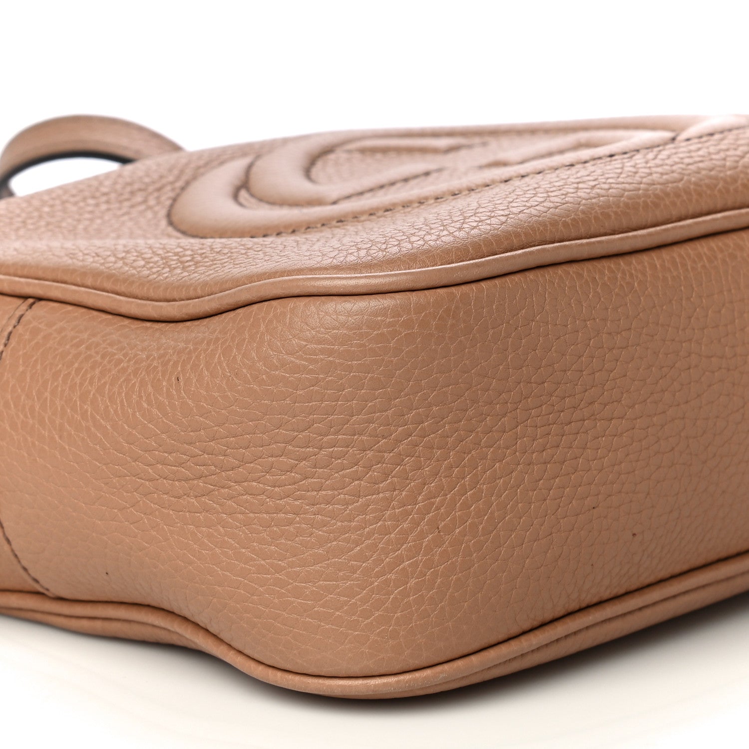 Gucci Pebbled Calfskin Small Soho Disco Bag Camelia 17 of 24