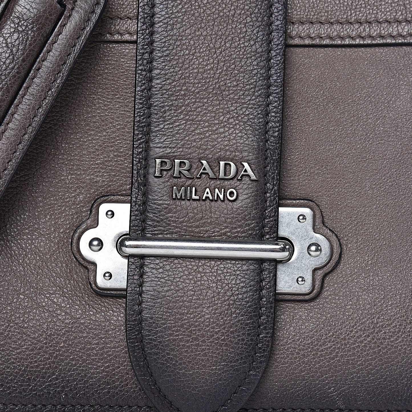 Glace Calfskin Sfumata Cahier Bag Argilla Astrale