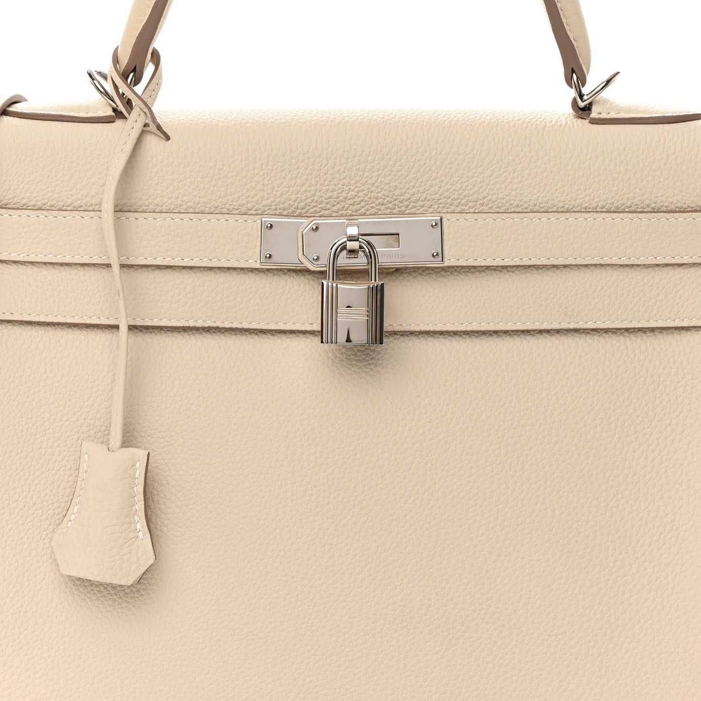 Togo Kelly Retourne 32 Craie