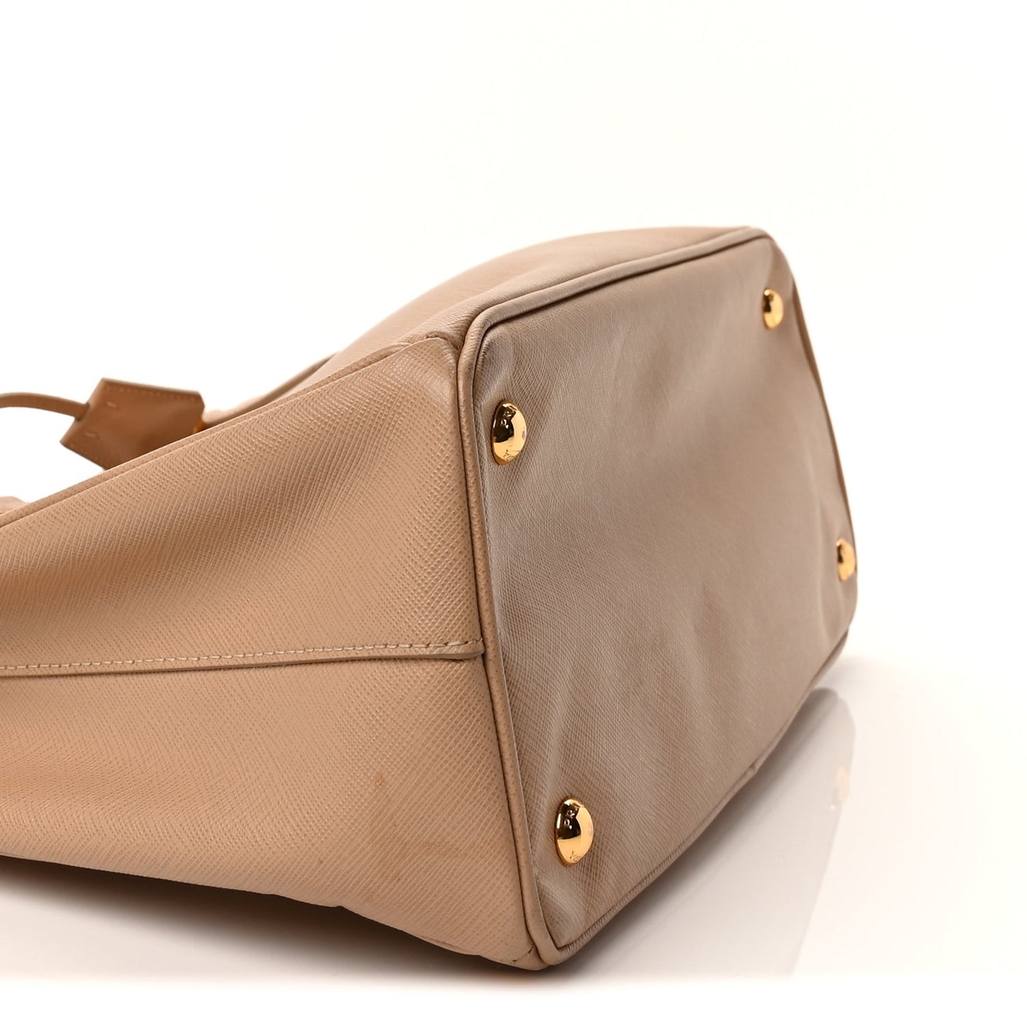 Saffiano Lux Medium Tote  Sabbia