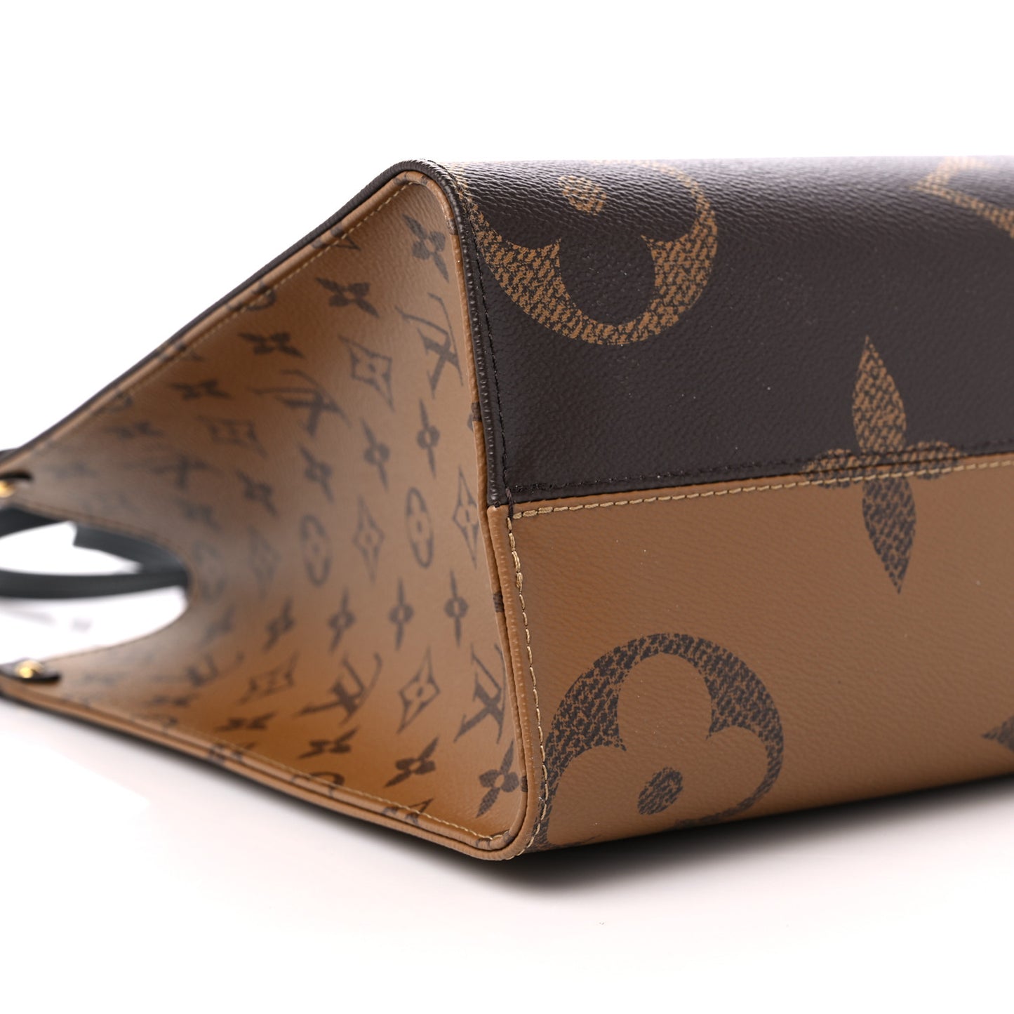 Reverse Monogram Giant Onthego MM