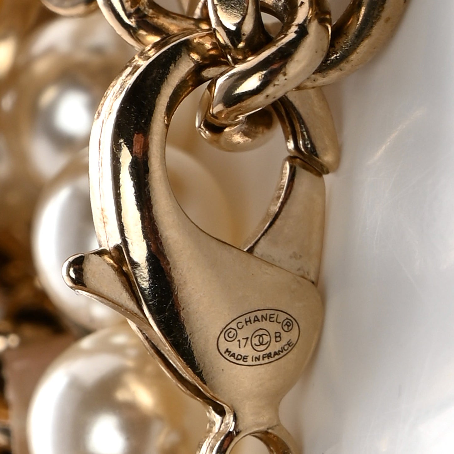 Lambskin Pearl Multistrand Bracelet White Beige