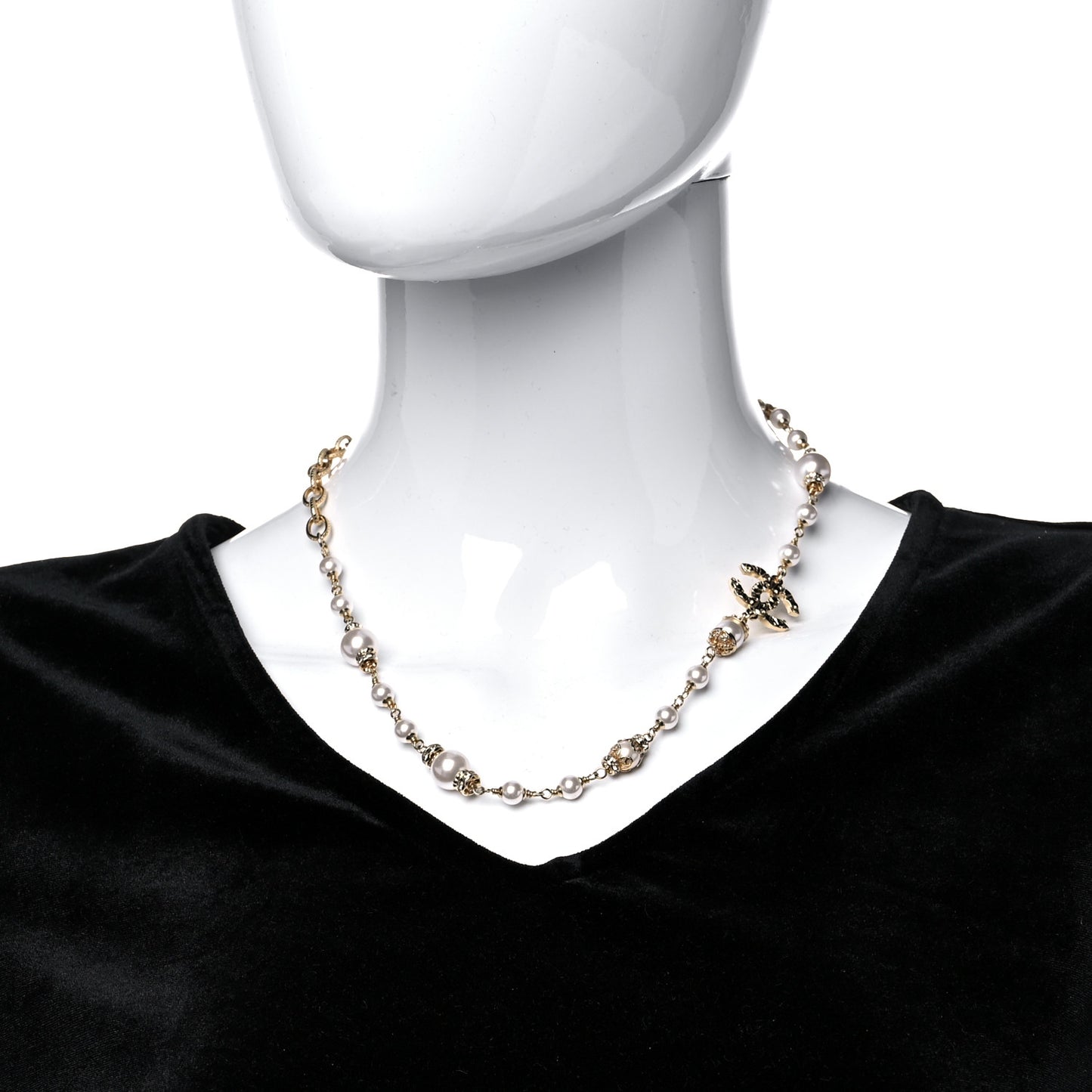 Pearl Crystal Textured CC Short Necklace Gold