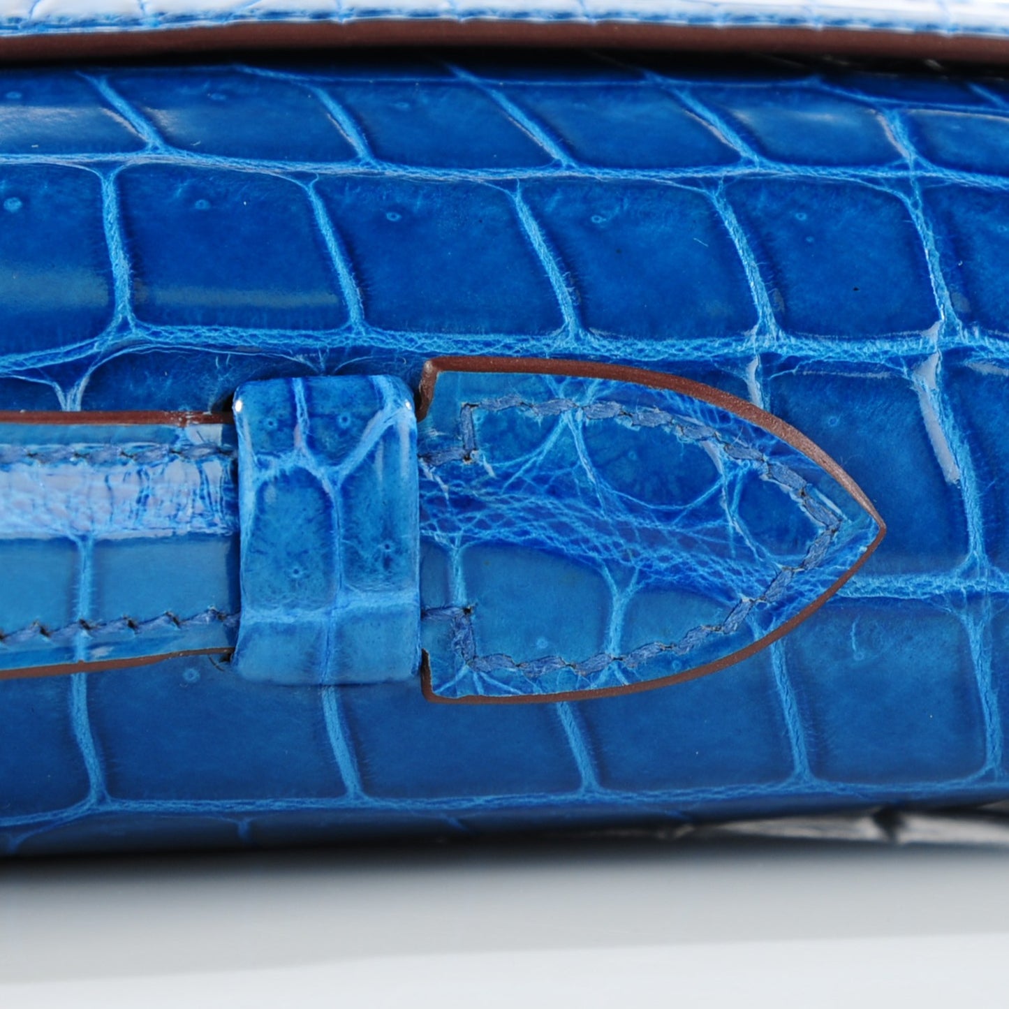 Shiny Niloticus Crocodile Kelly Cut Pochette Mykonos