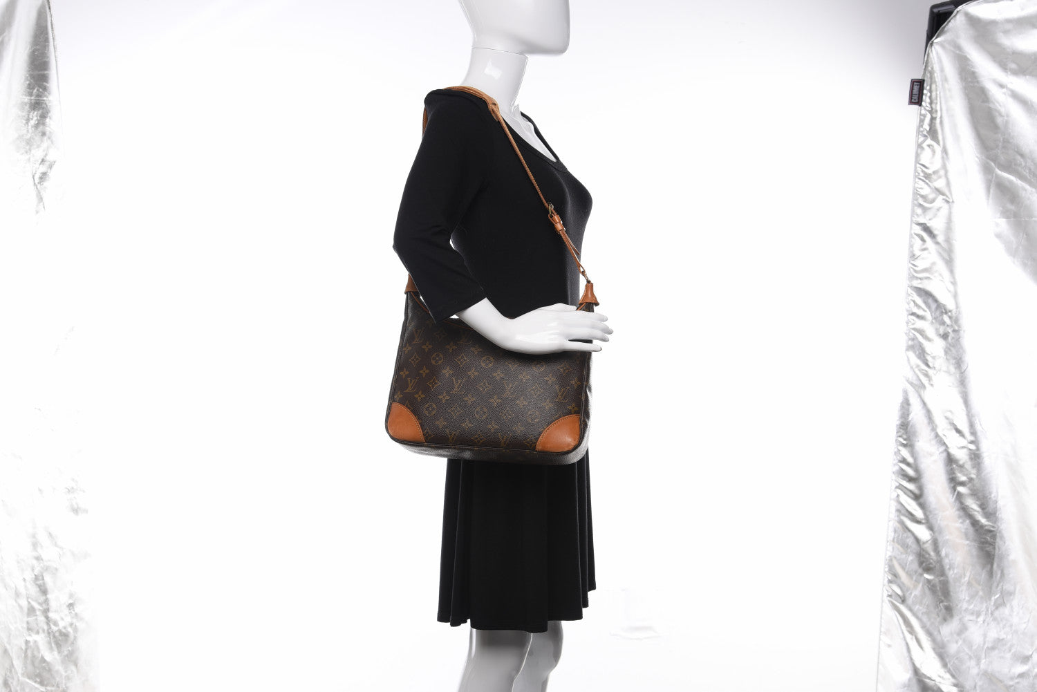 Louis Vuitton Monogram Boulogne 30 3 of 18