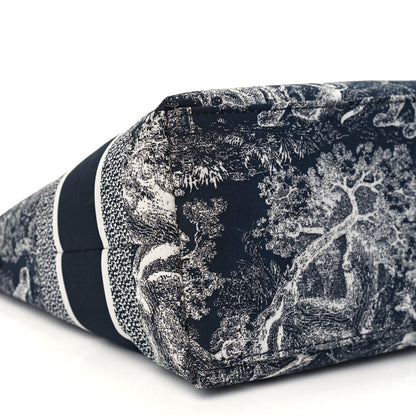 Christian Dior Technical Fabric Toile De Jouy DiorTravel Nomad Pouch 8 of 9