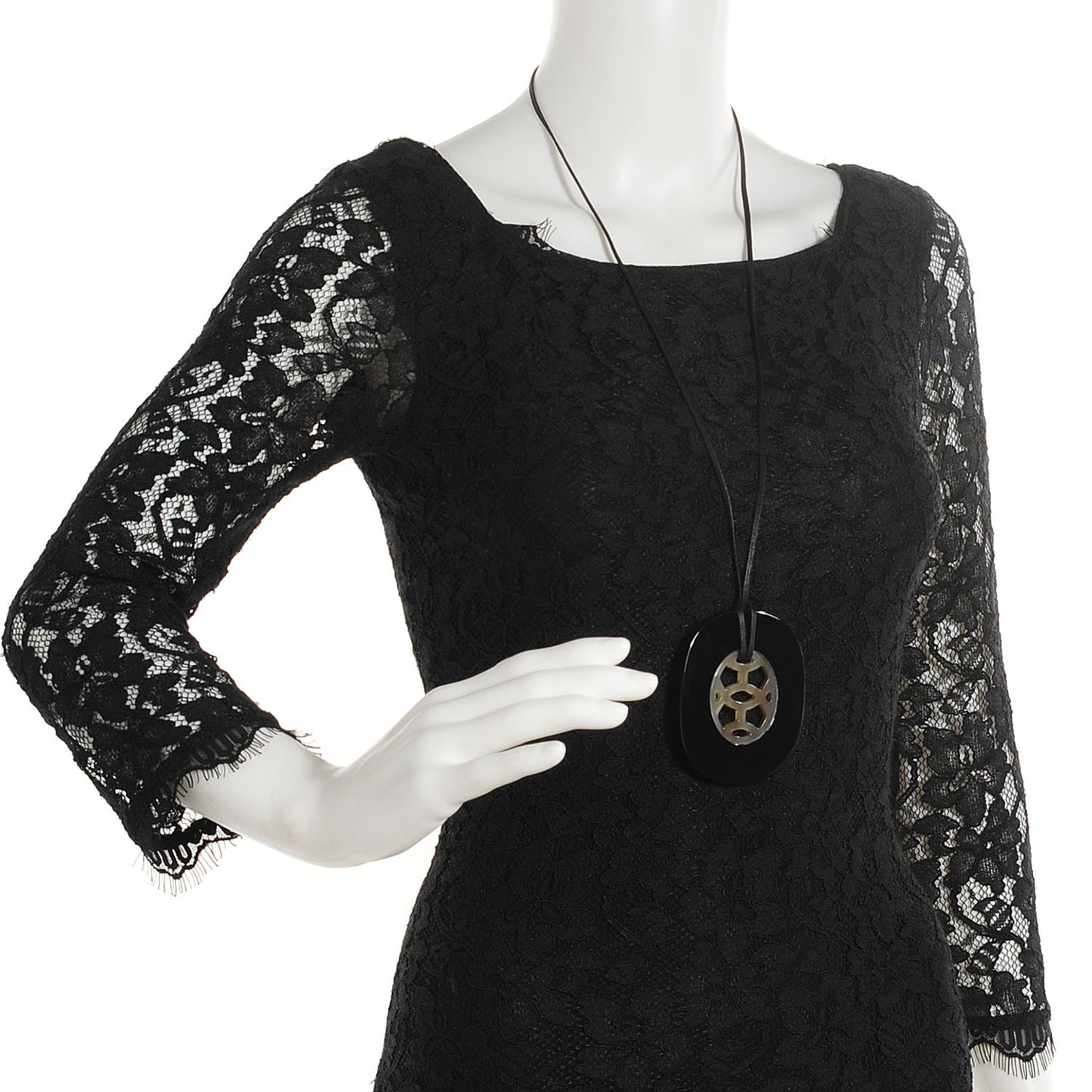 Buffalo Horn Lacquer Lift Necklace GM Black