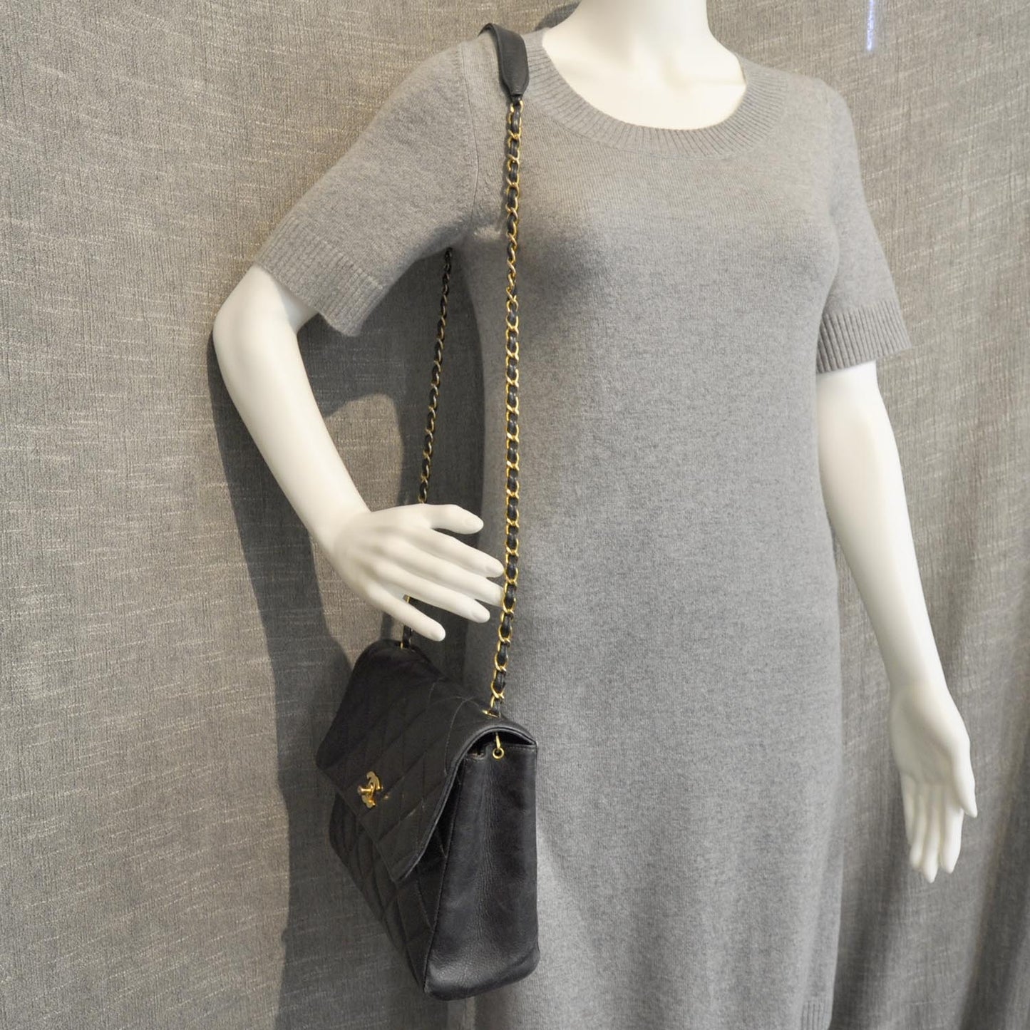 Caviar Quilted Flap Shoulder Bag Black