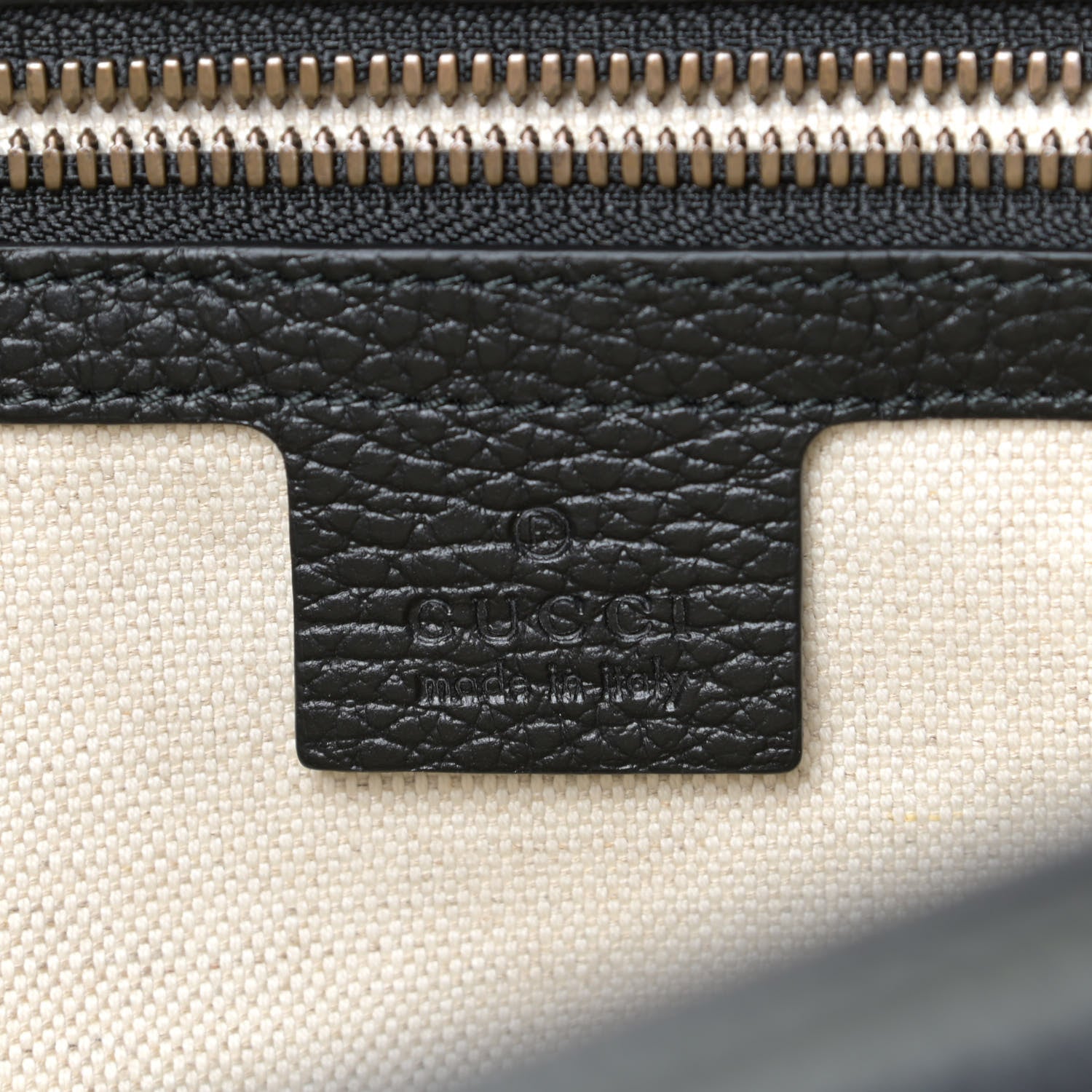 Gucci Pebbled Calfskin Logo Messenger Bag Black 8 of 11