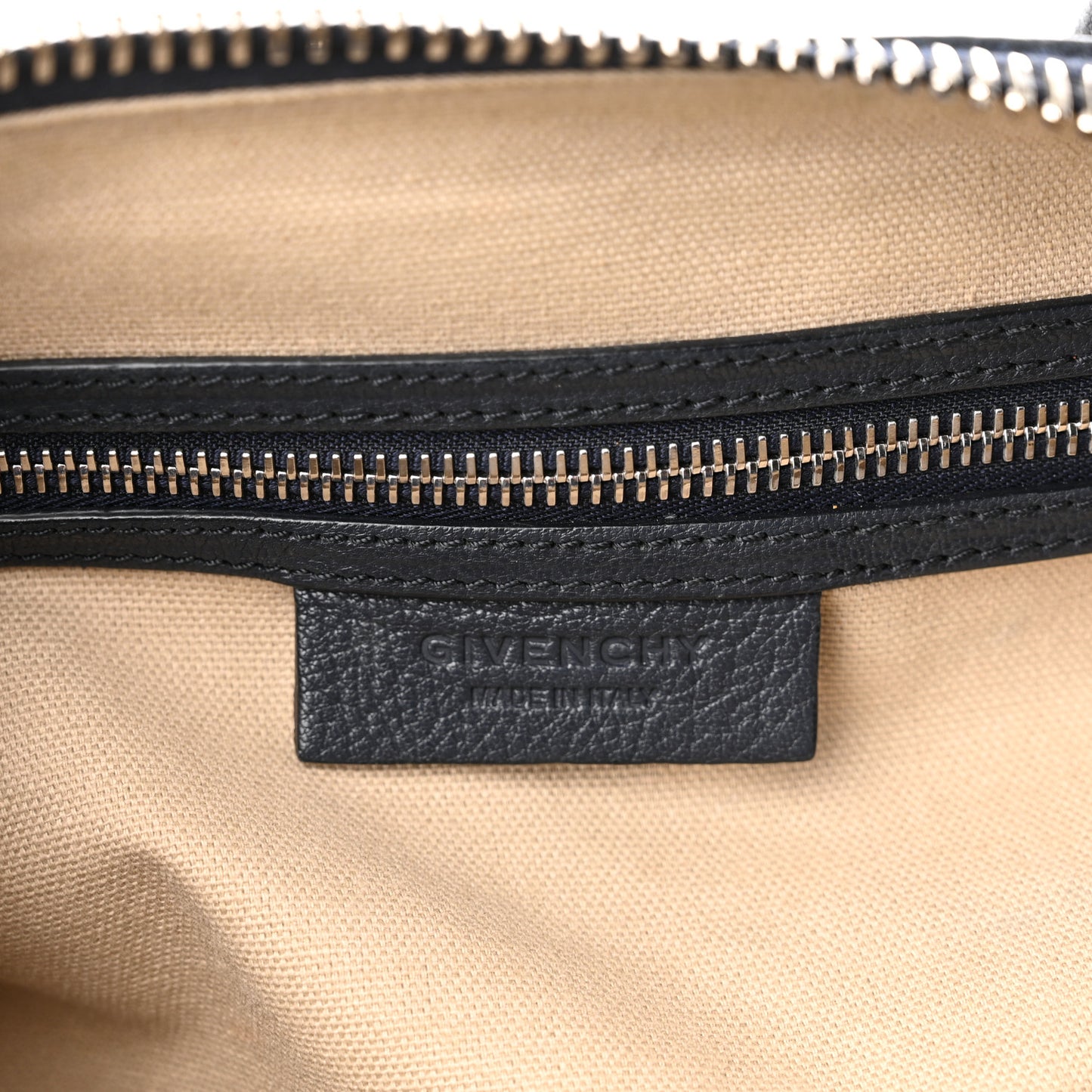 Sugar Goatskin Medium Antigona Navy