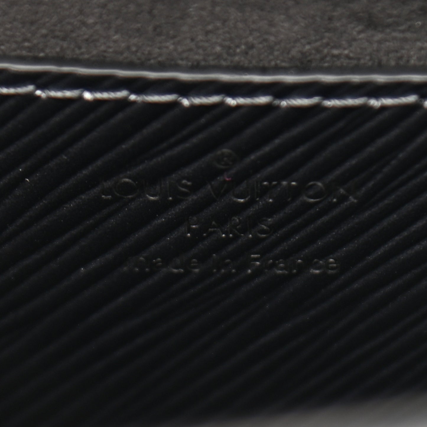 Epi Patent Twist Shoulder Bag MM Anthracite Nacre