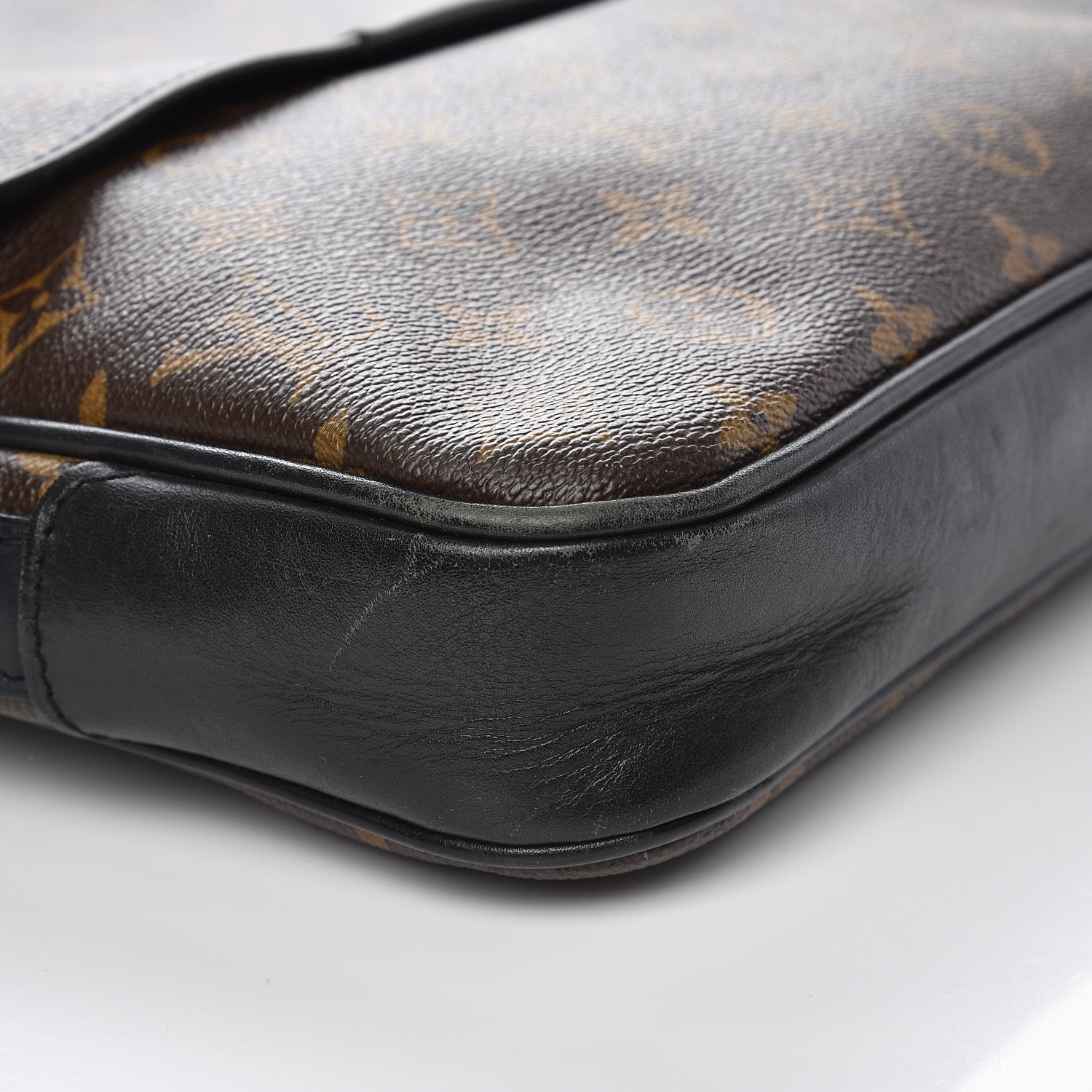 Louis Vuitton Monogram Macassar Bass MM 8 of 12