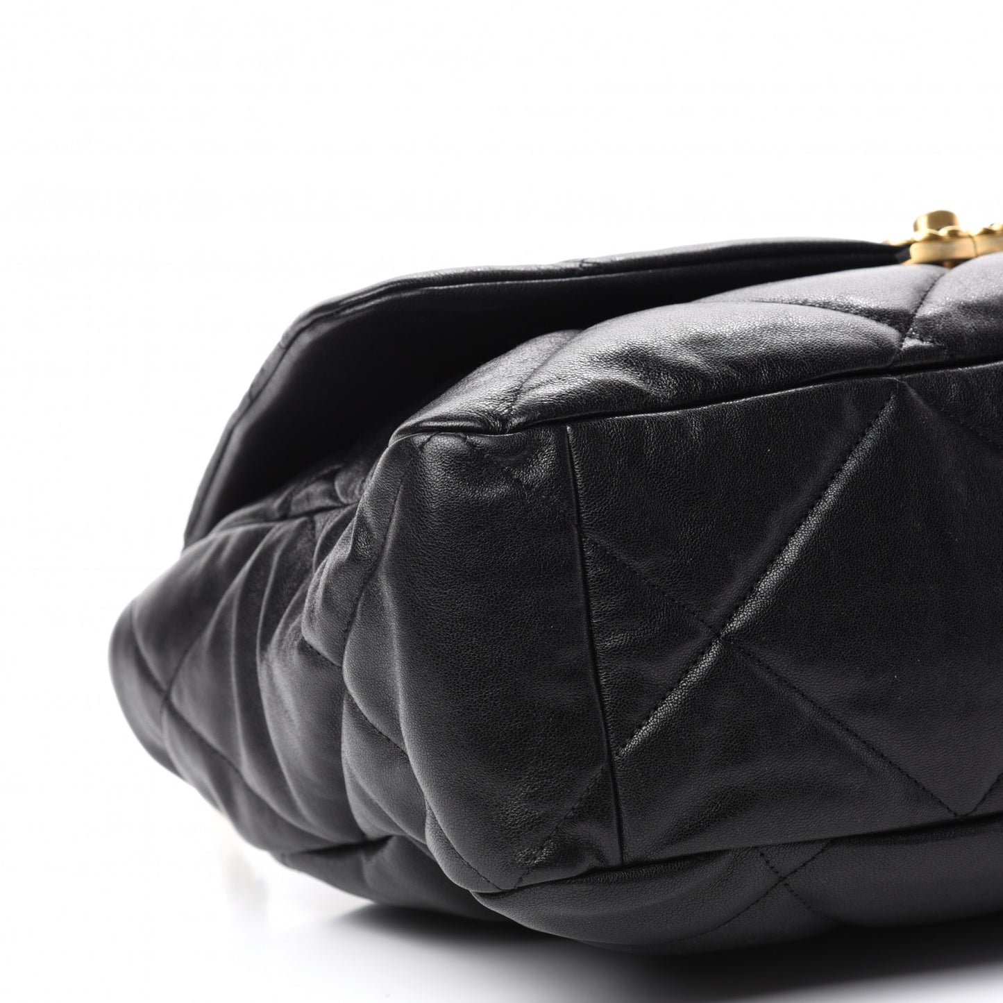 Lambskin Quilted Maxi Chanel 19 Flap Black