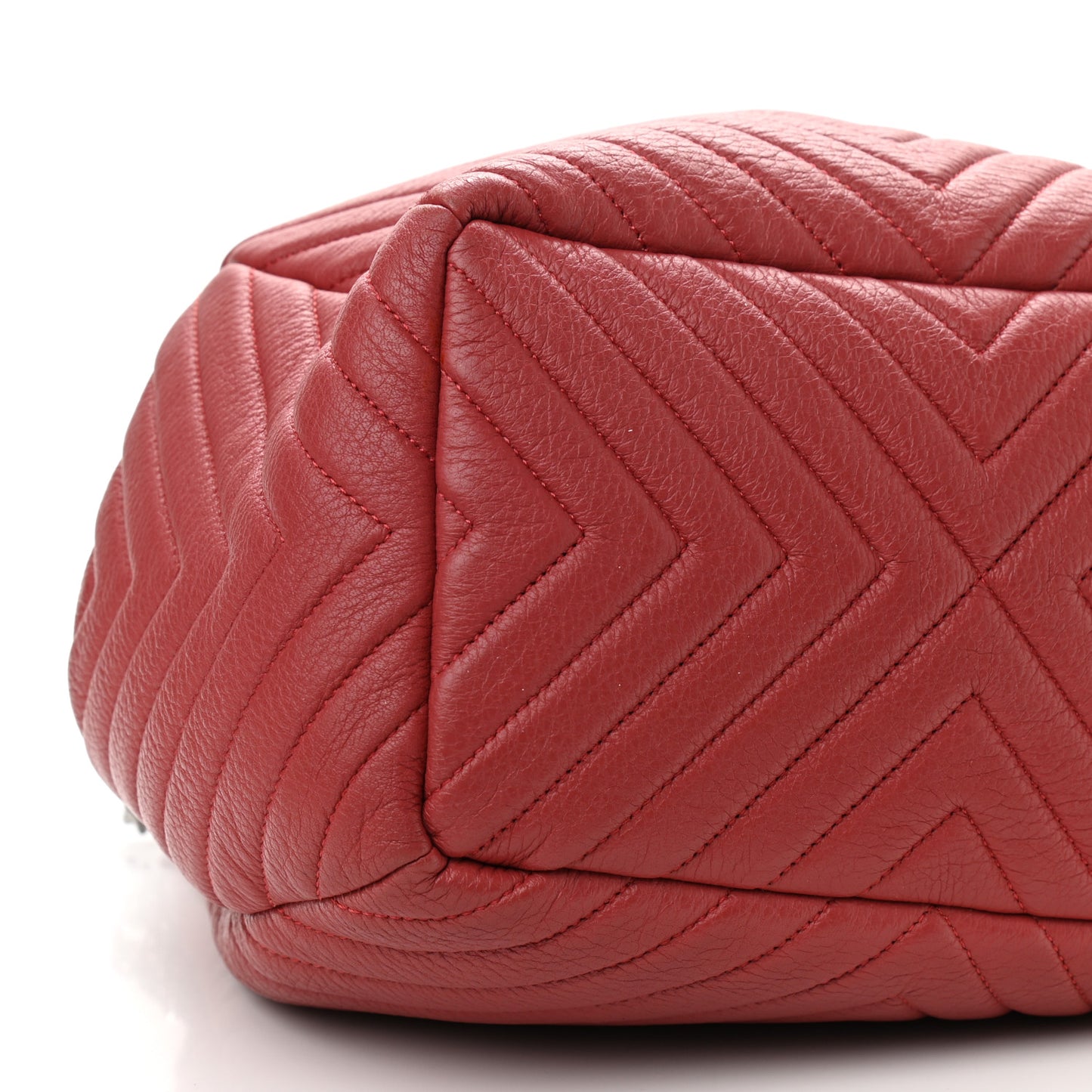 Deerskin Chevron Quilted Medium CC Chain Bucket Drawstring Bag Red