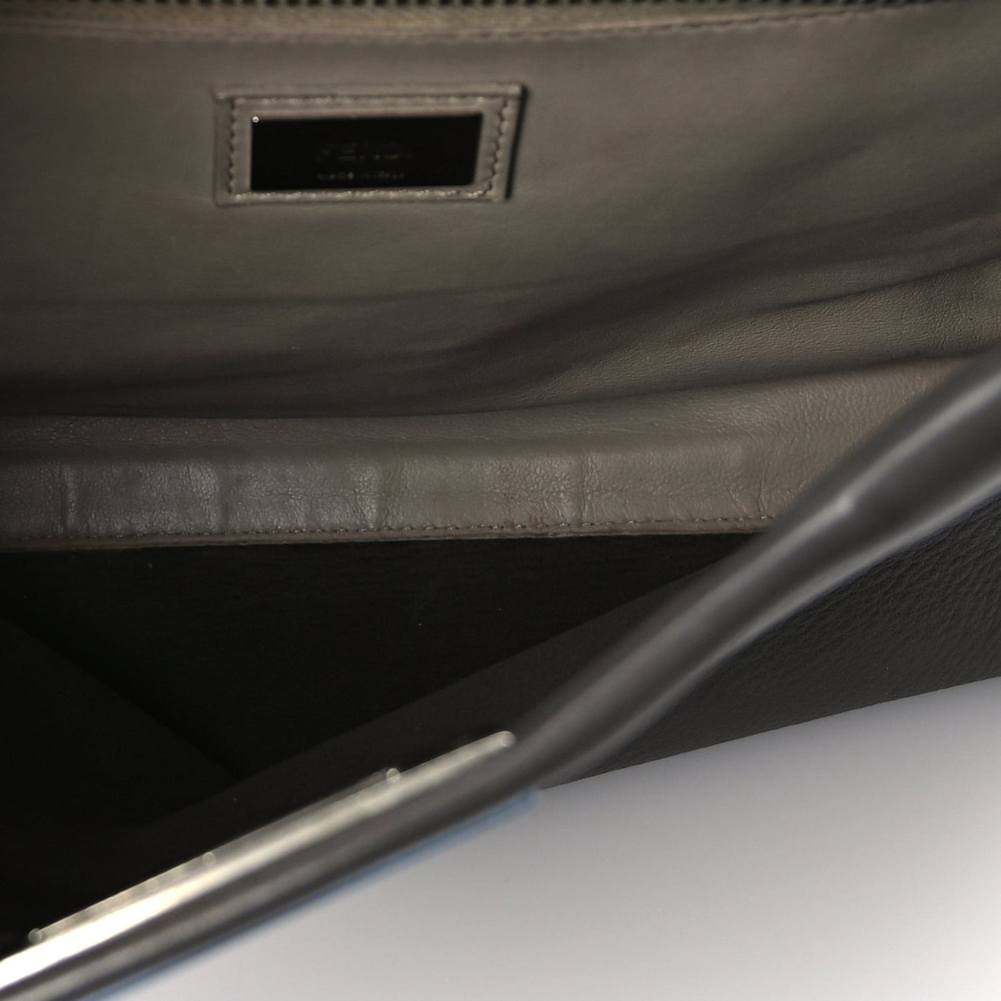 Vitello Seta Shiny Nappa Medium Peekaboo Iconic Satchel  Carbone Grigio Polvere