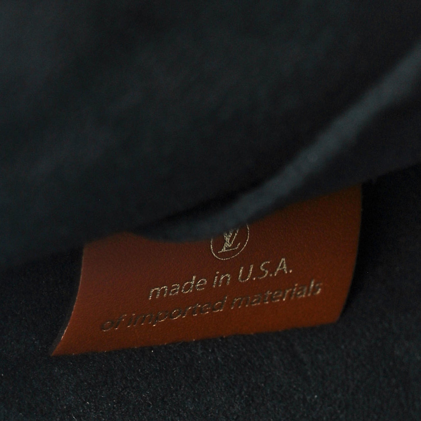 Monogram V Tote BB Black