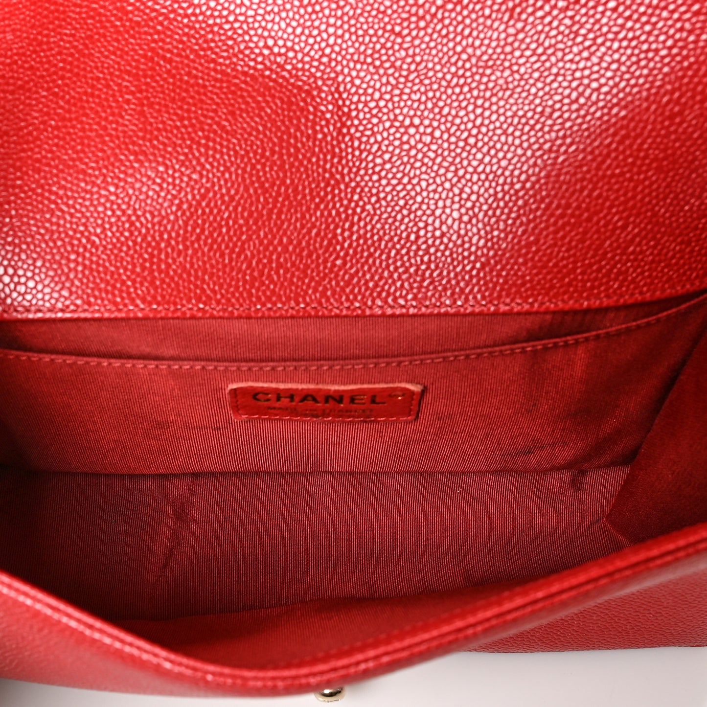 Caviar Quilted Medium Boy Flap Red