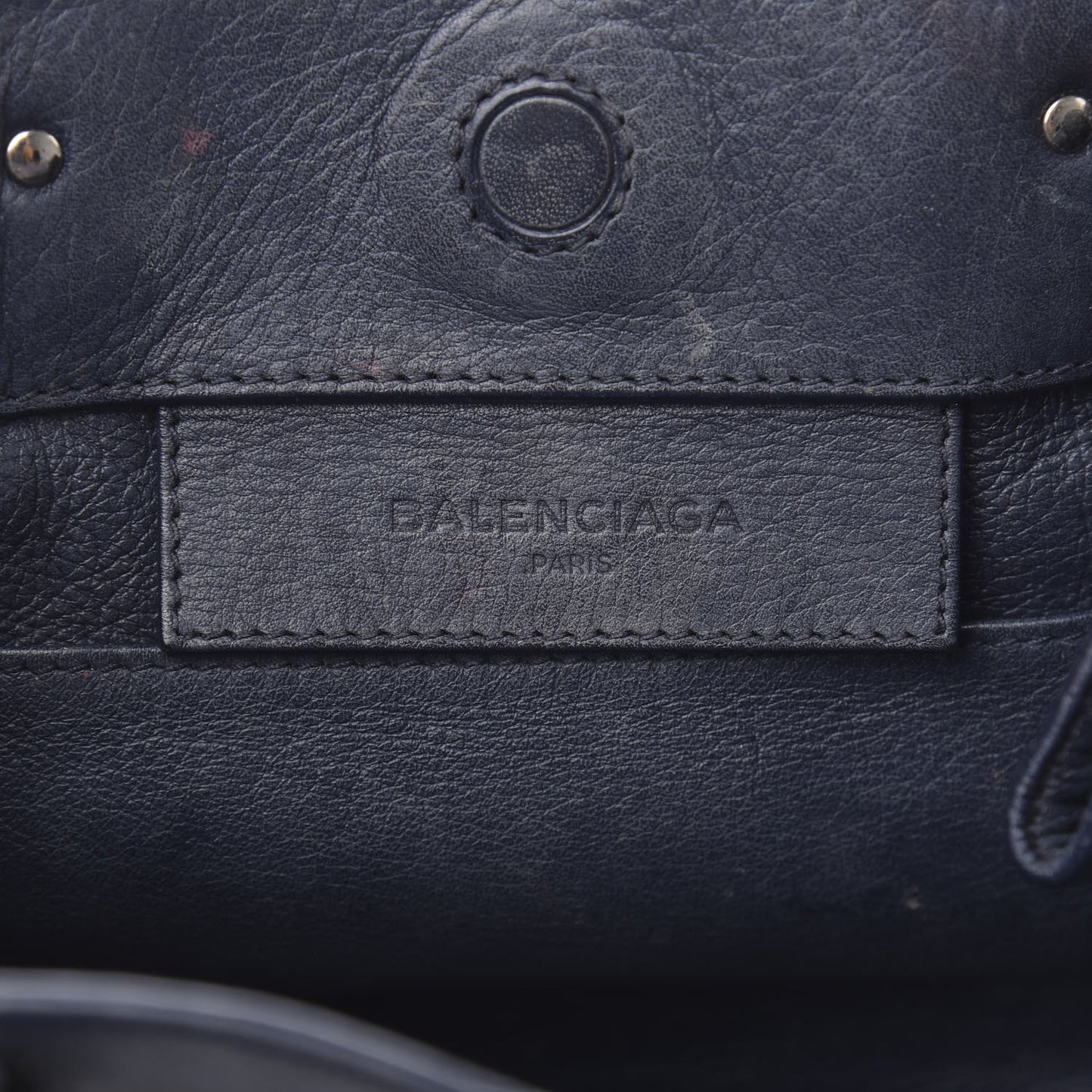 Veau Papier A6 Zip Around Tote Bleu Nuit