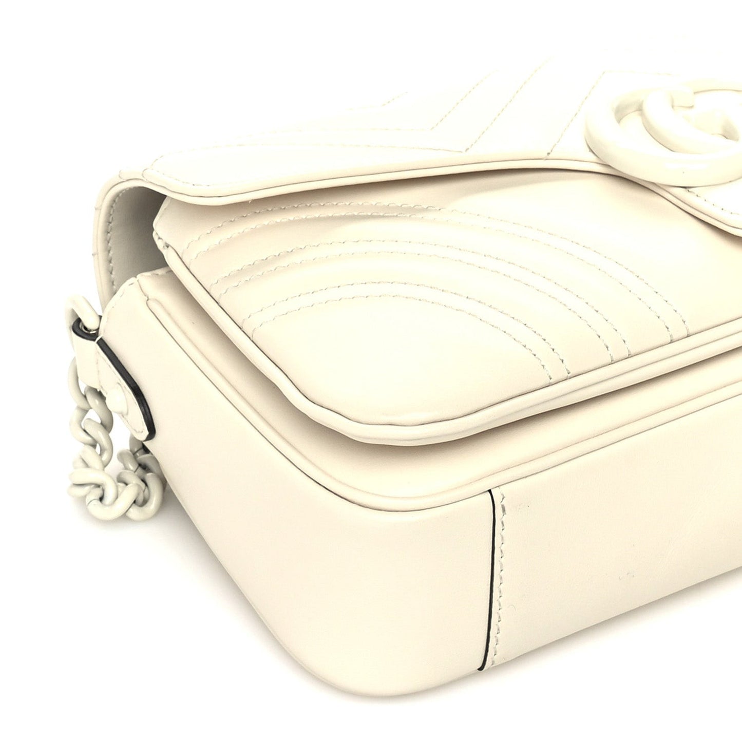 Calfskin Matelasse Monochrome GG Marmont Crossbody Shoulder Bag  White