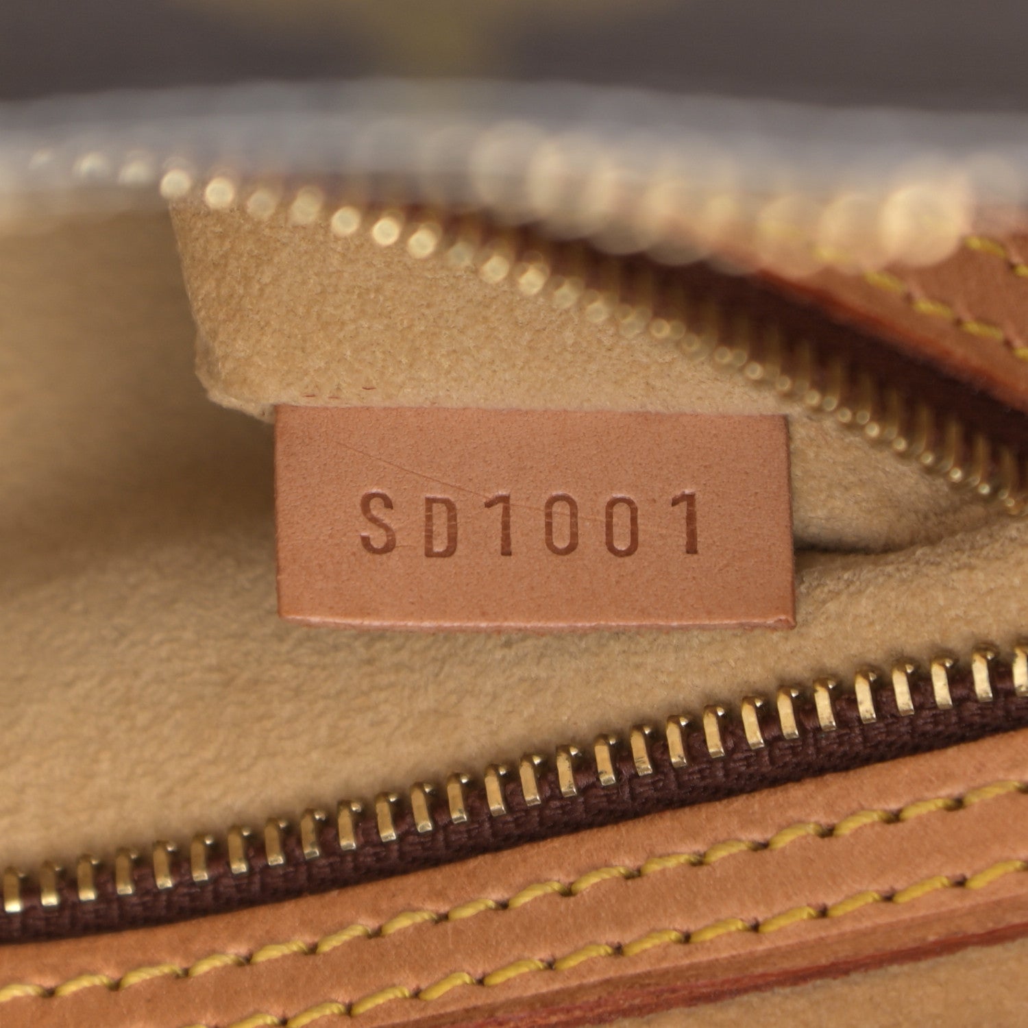 Louis Vuitton Monogram Looping MM 7 of 19