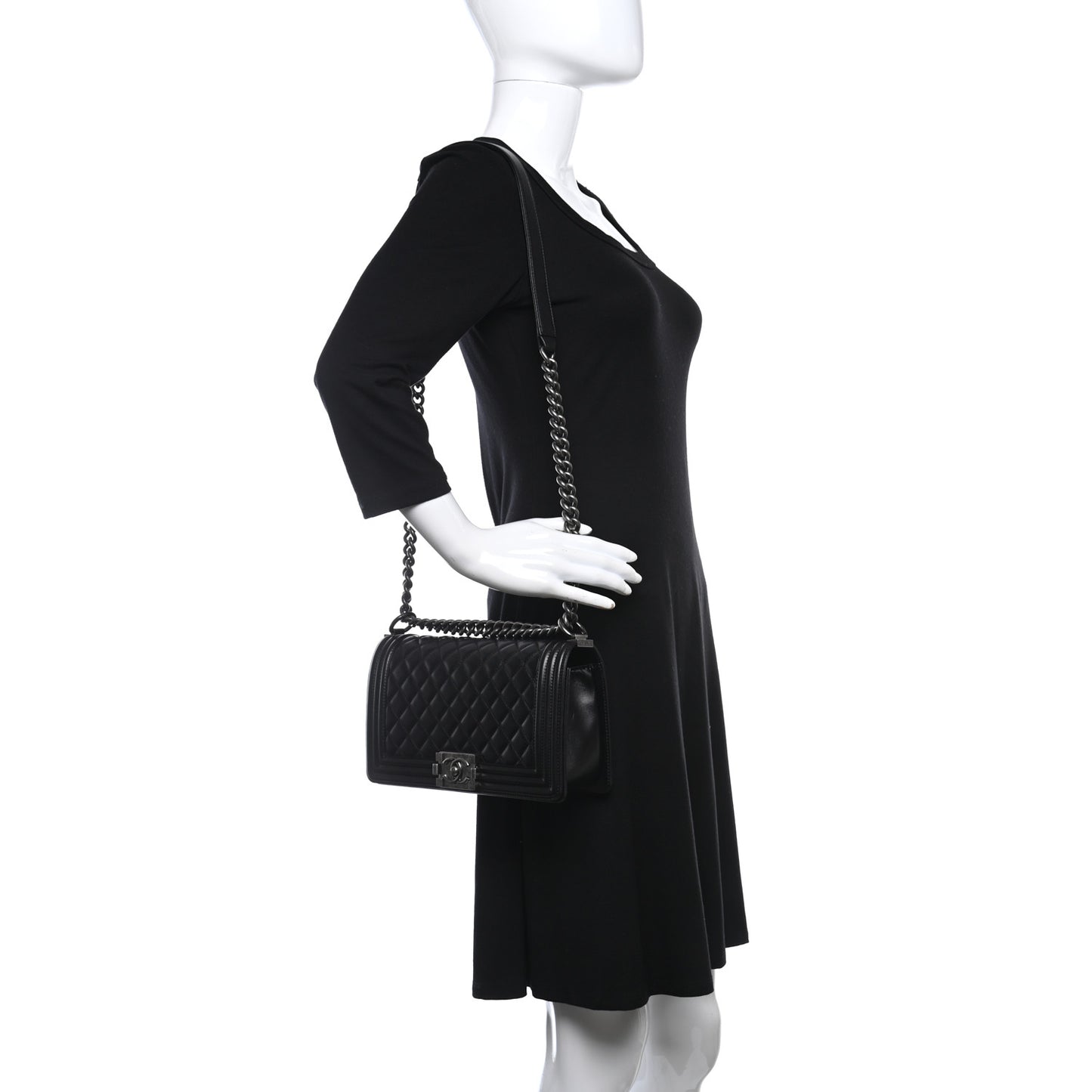 Caviar Quilted Medium Boy Flap Black