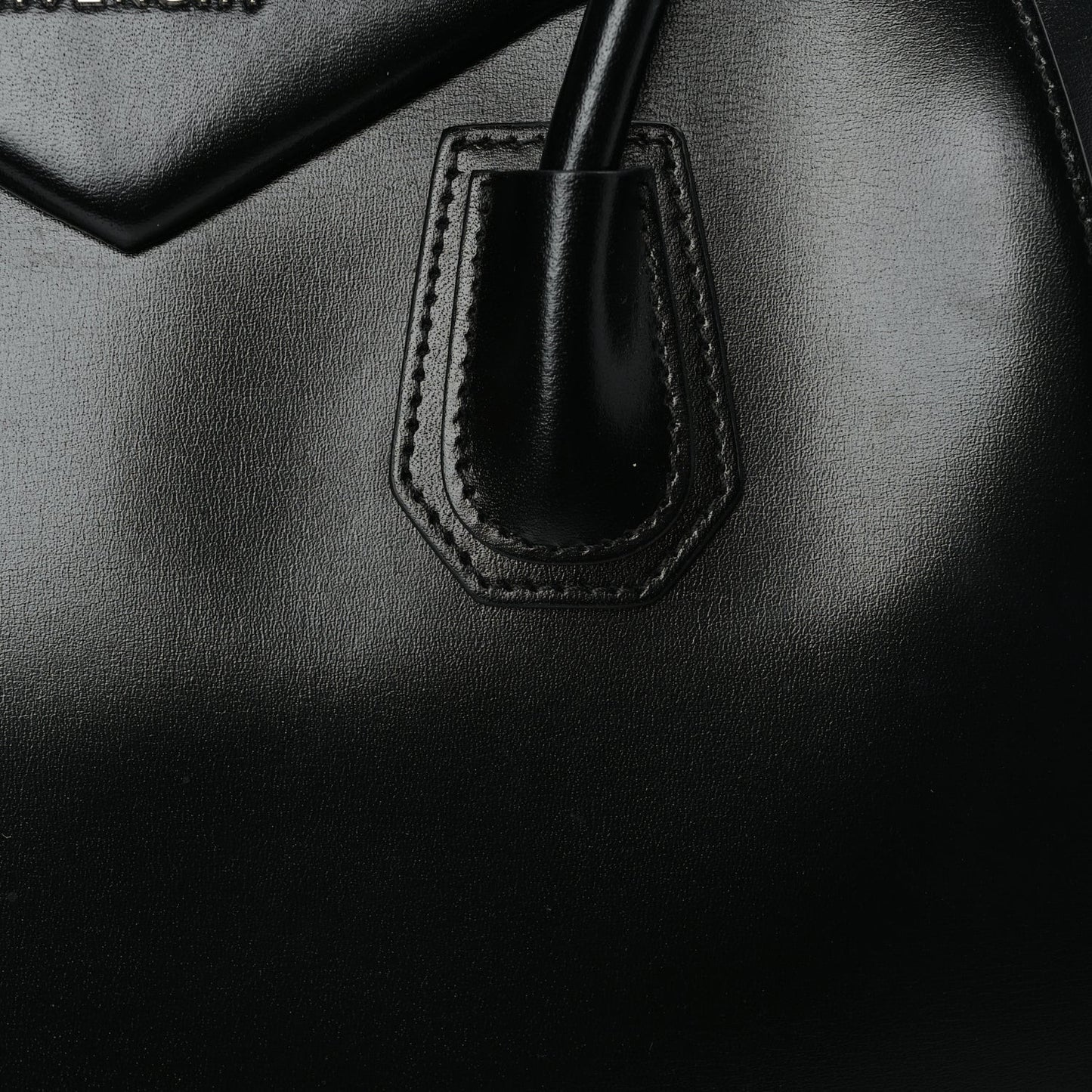 Shiny Lord Calfskin Large Antigona Black
