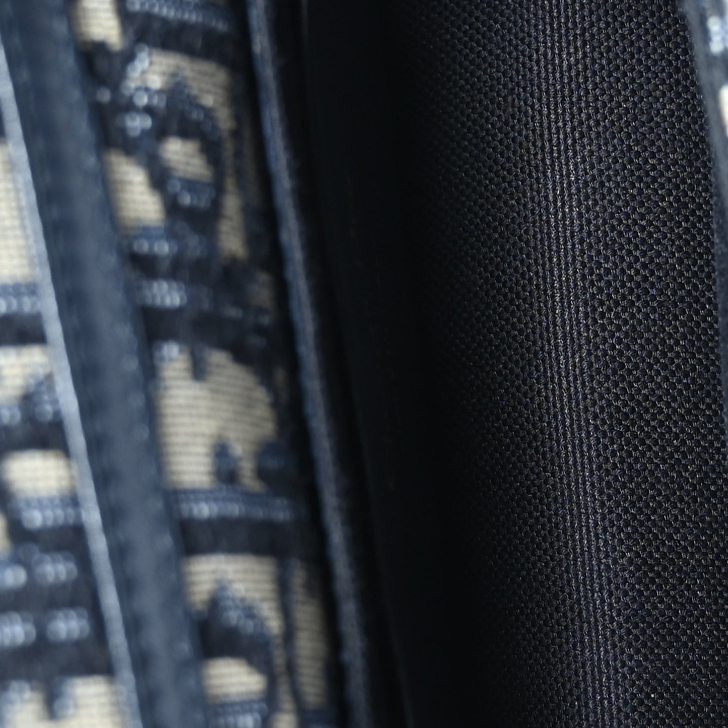 Oblique Nano 30 Montaigne Pouch Blue