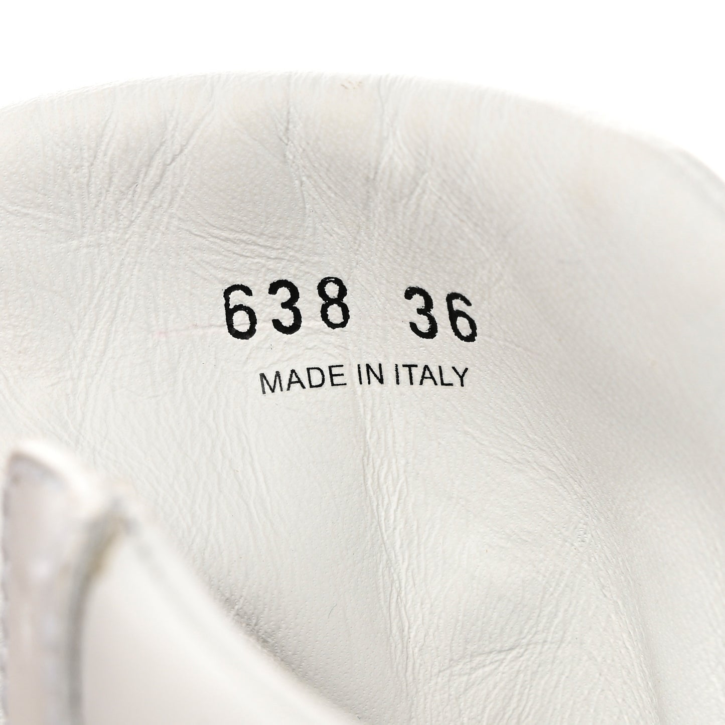 Vitello Soft Triangle Logo Womens High Top Sneakers 36 White