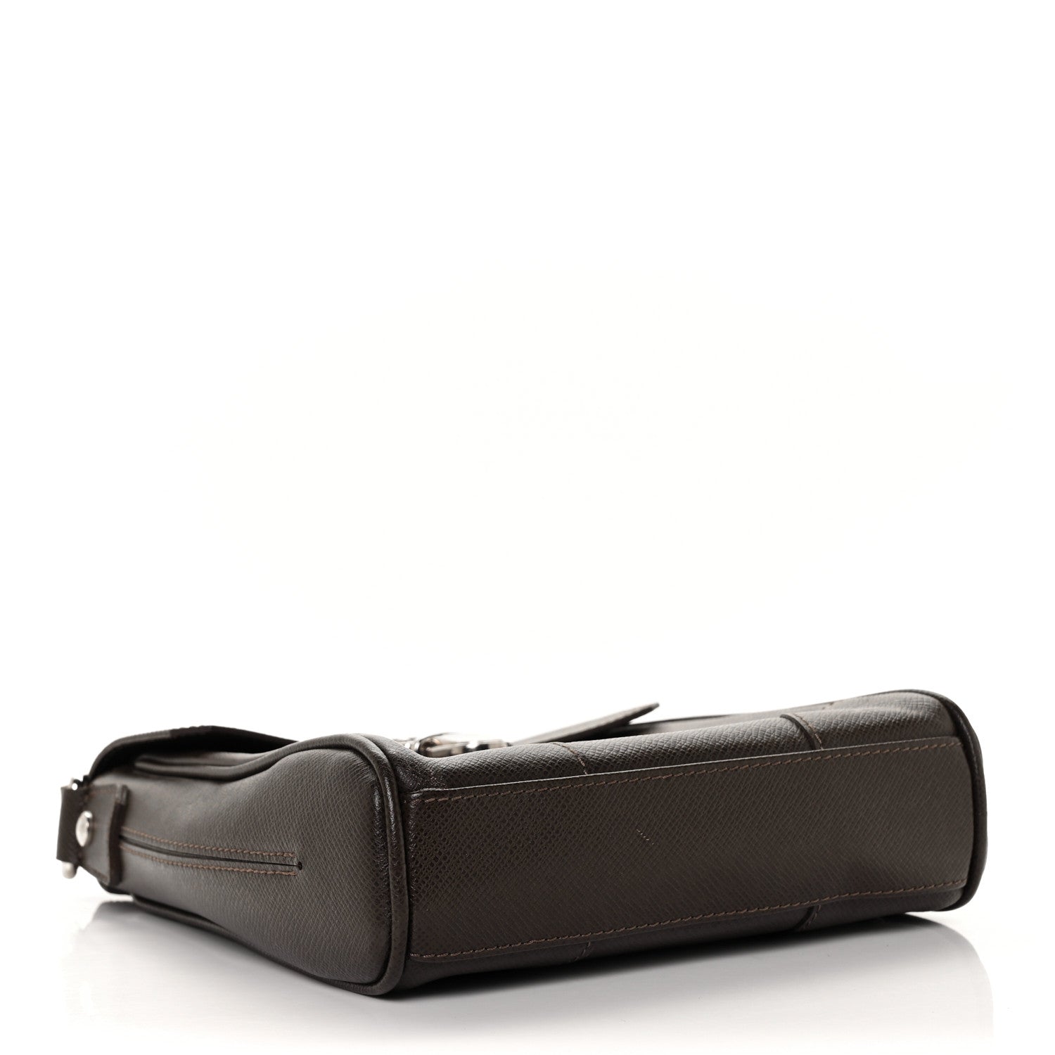 Louis Vuitton Taiga Luka Grizzli 4 of 9