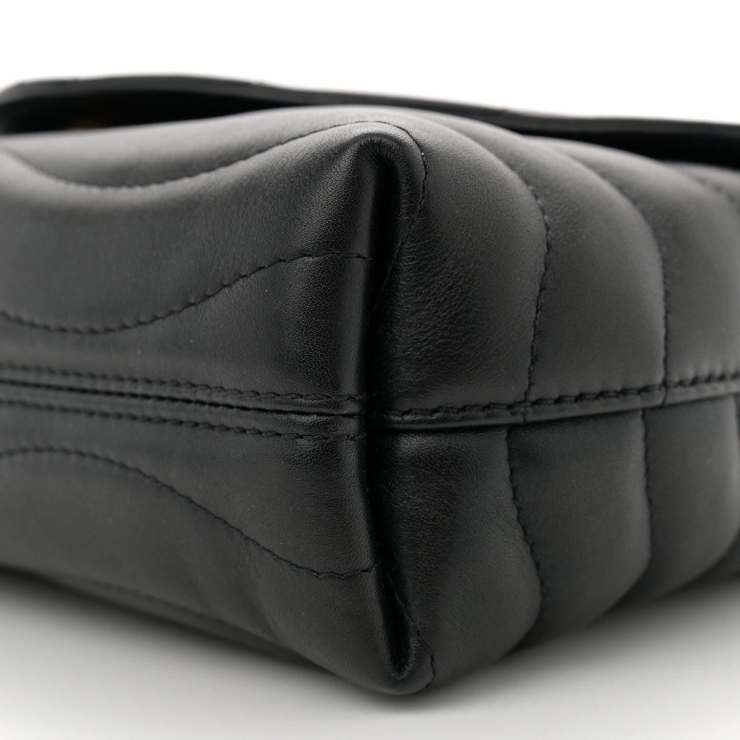 Calfskin New Wave Chain Bag MM NM Black